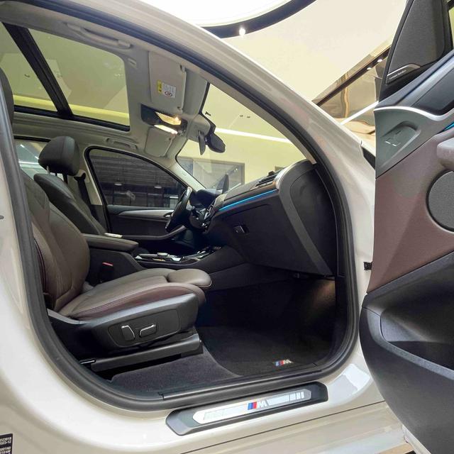 BMW M235L 2024 car image #21