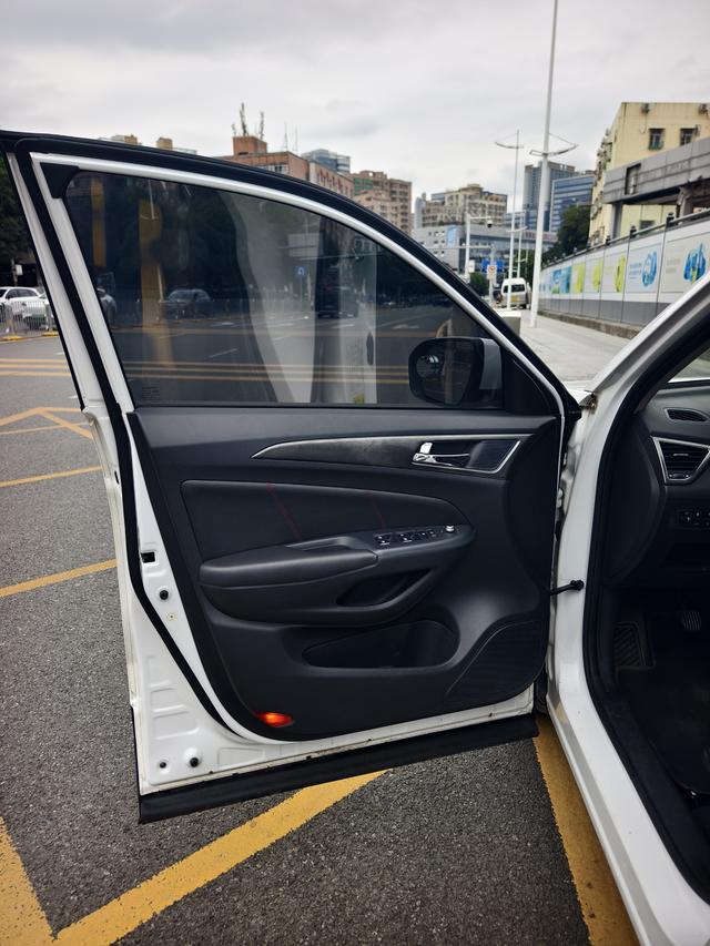 Changan CS55PLUS PHEV 2015 immagine di auto #21