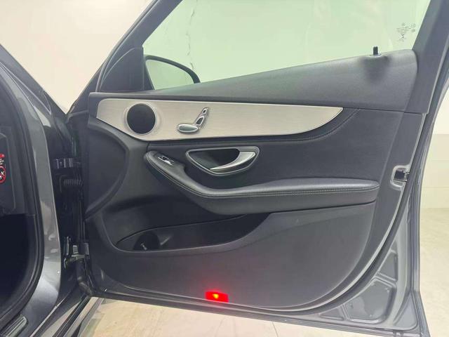 Mercedes-Benz R Class 2019 car image #21