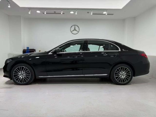 Mercedes-Benz R Class 2023 car image #21