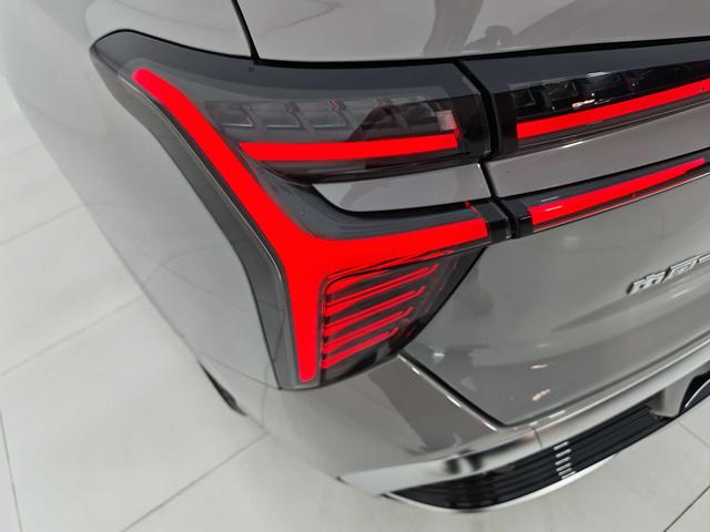 HongQi HS3 2024 #21 HongQi HS3 2024 car image #21