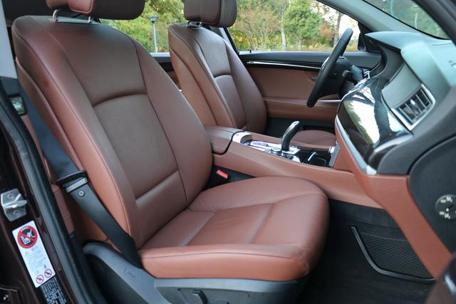 BMW 5 Series GT 2012 #21 BMW 5 Series GT 2012 صورة سيارة #21