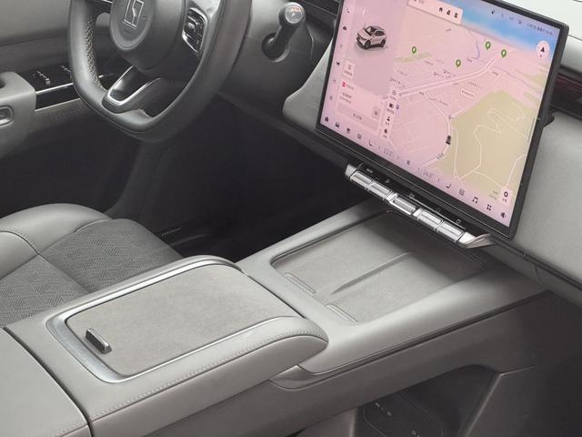 Zeekr 7X 2024 car image #21