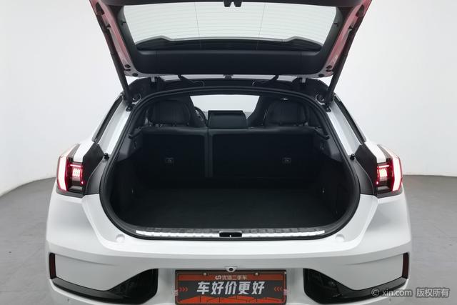 Zeekr 001 2023 car image #21