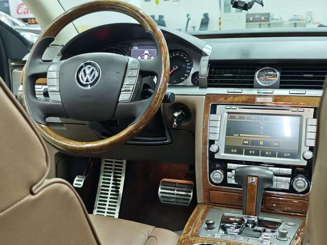 Volkswagen Pheaton 2011 immagine di auto #21