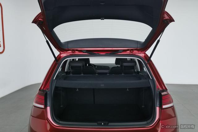 Volkswagen Golf 2019 car image #21