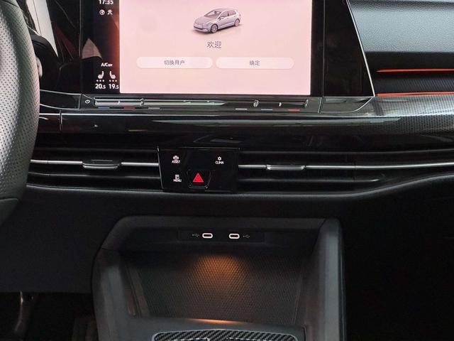 Volkswagen Golf 2021 car image #21