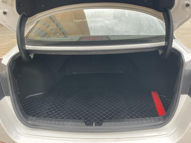 Kia K5 2015 car image #21