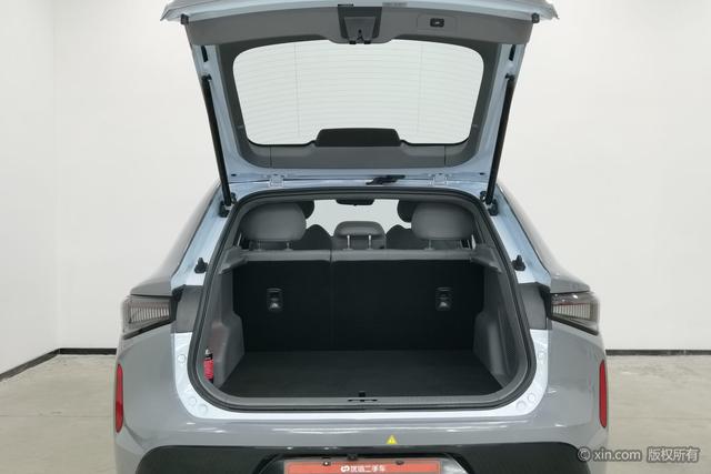 Livan 7 2023 car image #21