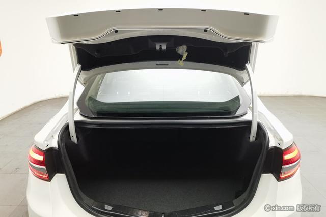 Ford Mondeo 2018 car image #21