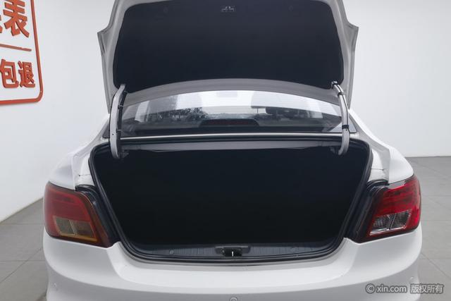 Forthing JOYEAR S50 2015 car image #21