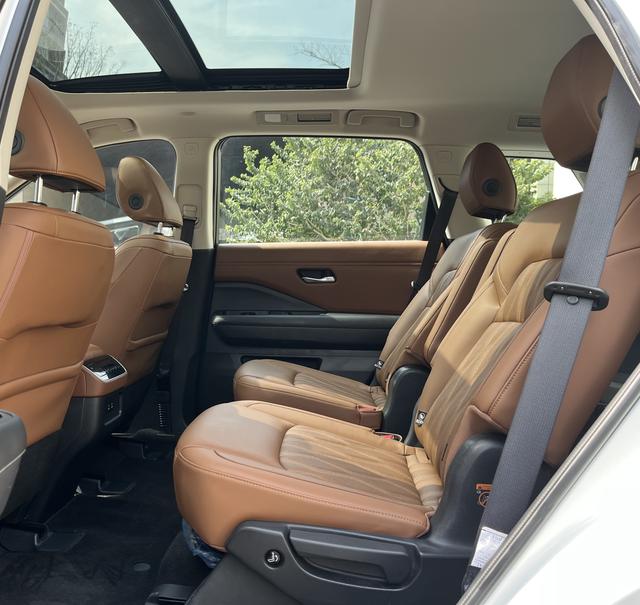 Nissan Pathfinder 2024 car image #21