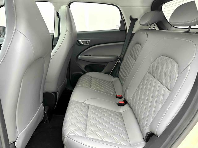 零跑汽车 零跑T03 2022 汽车图片 #21