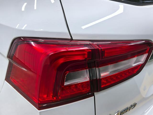 Forthing JOYEAR X5 2017 imagem de carro #21