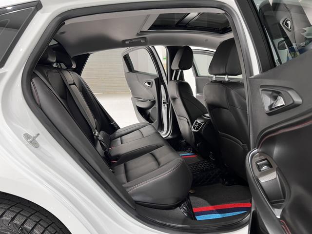 Chevrolet Malibu XL 2021 immagine di auto #21