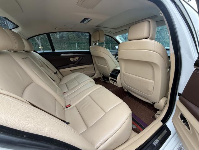 BMW 5 Series 2012 car image #21