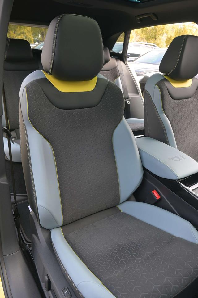 Volkswagen ID.4 X 2022 immagine di auto #21