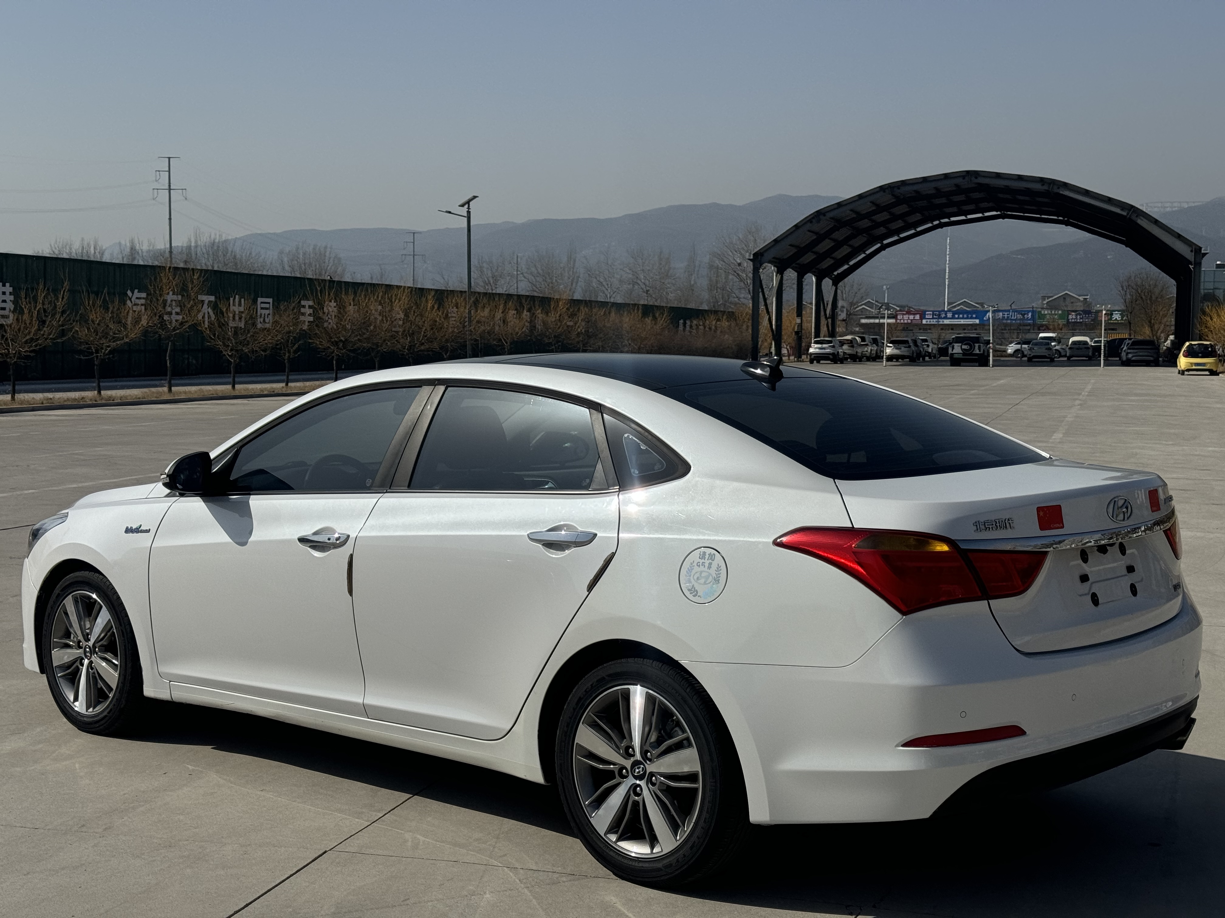 Hyundai Mistra 2016 car image #21