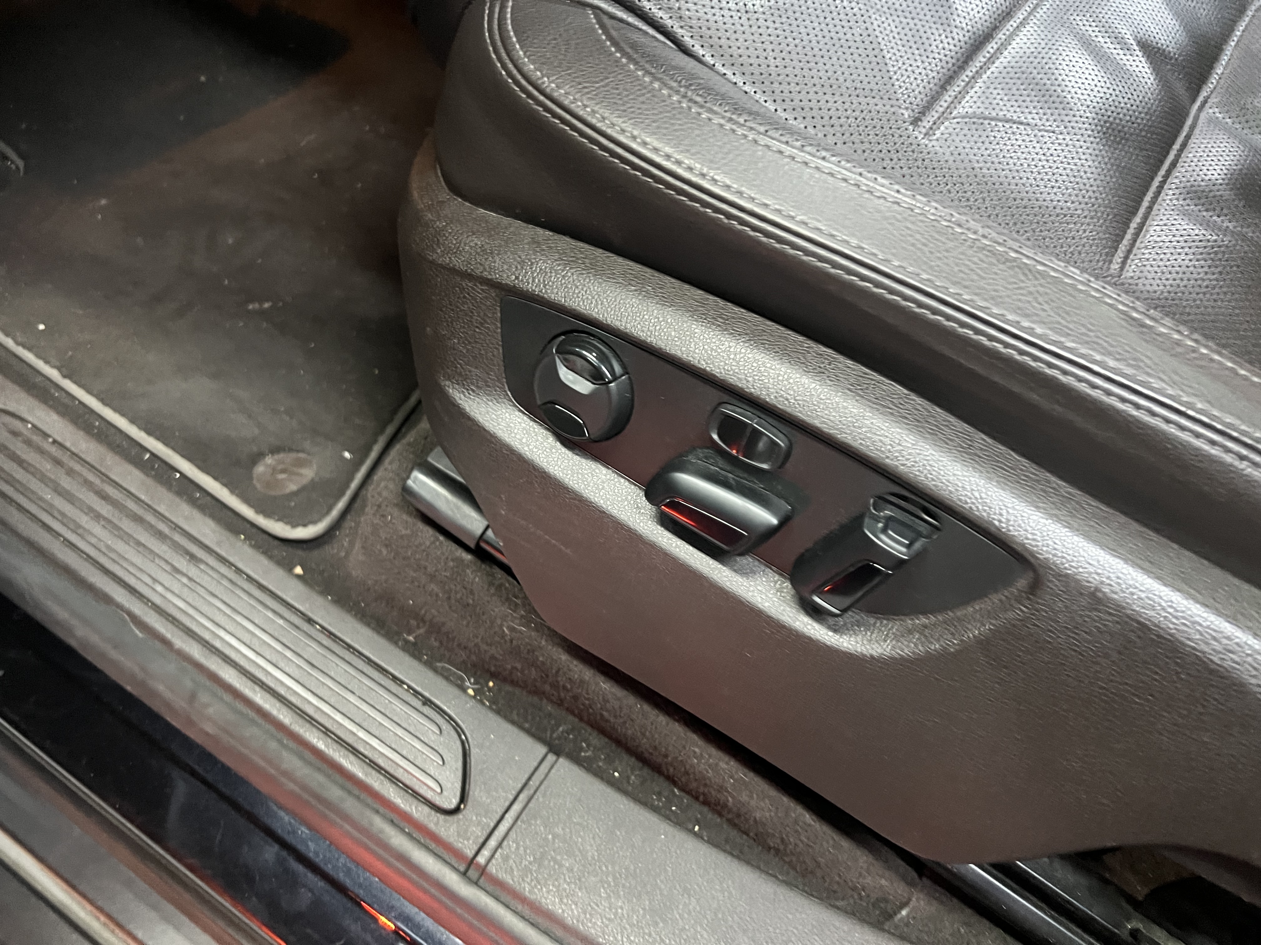 Volkswagen Touareg 2016 car image #21