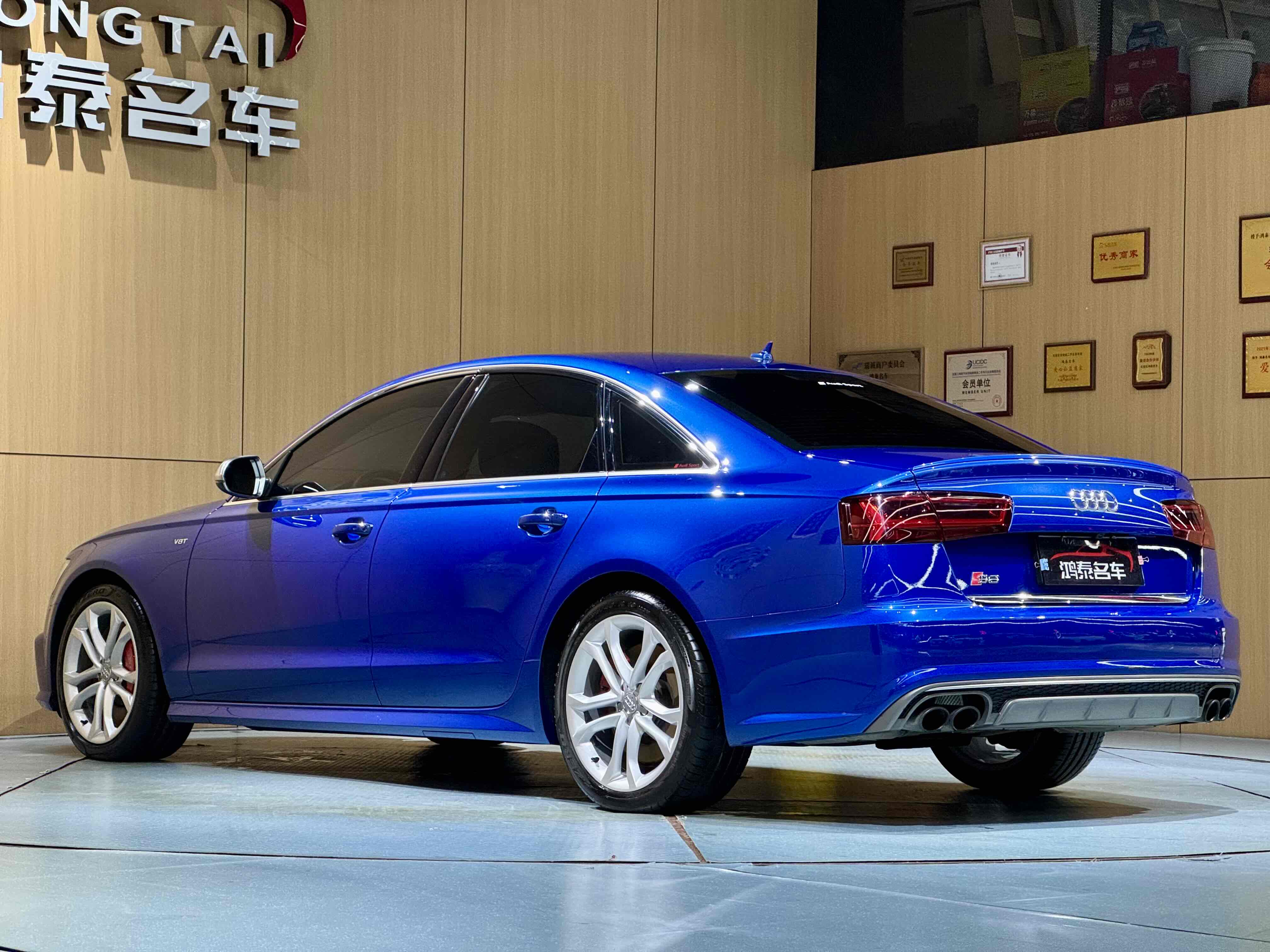 Audi S6 2018 car image #21