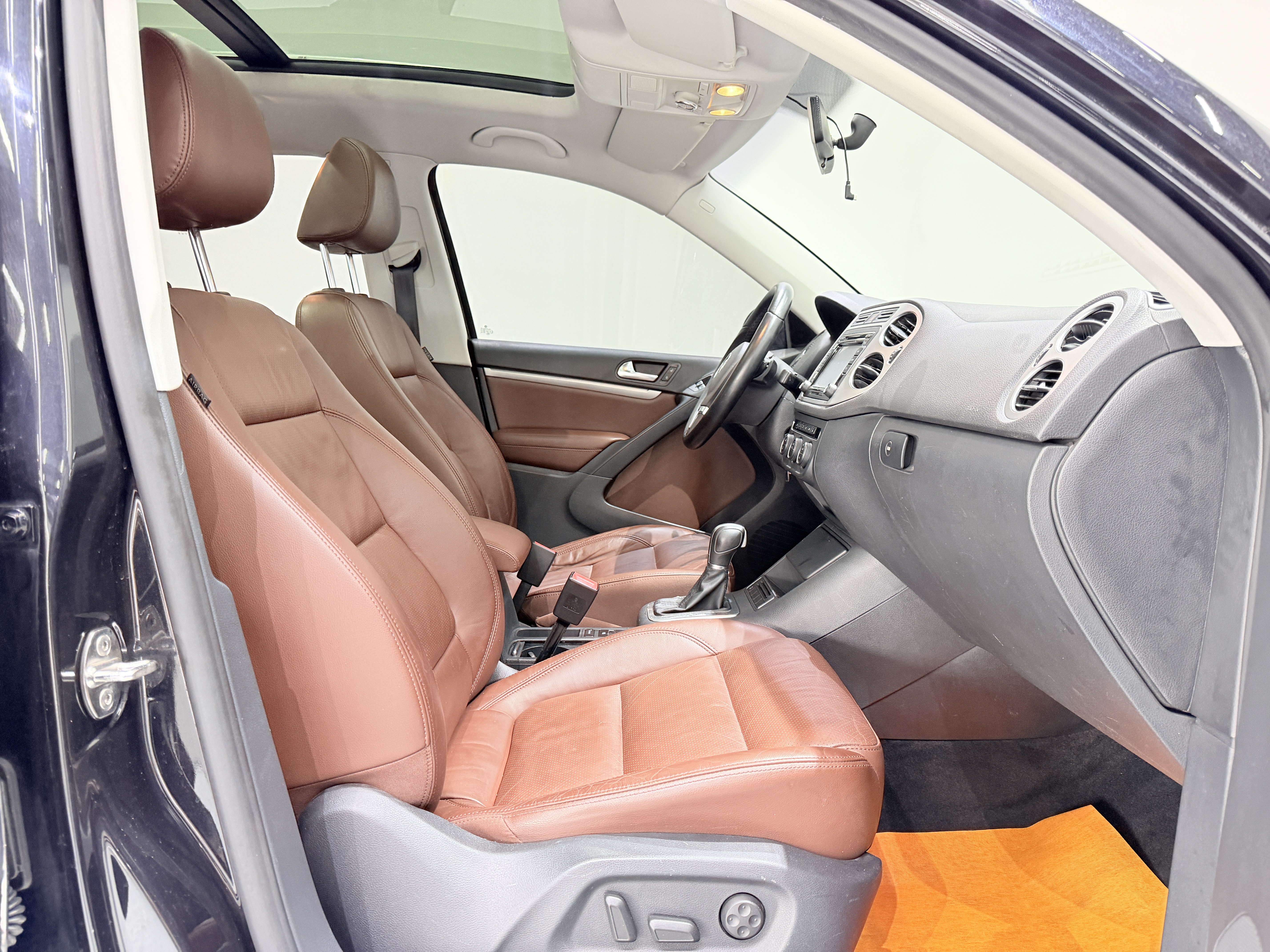 Volkswagen Tiguan 2014 car image #21
