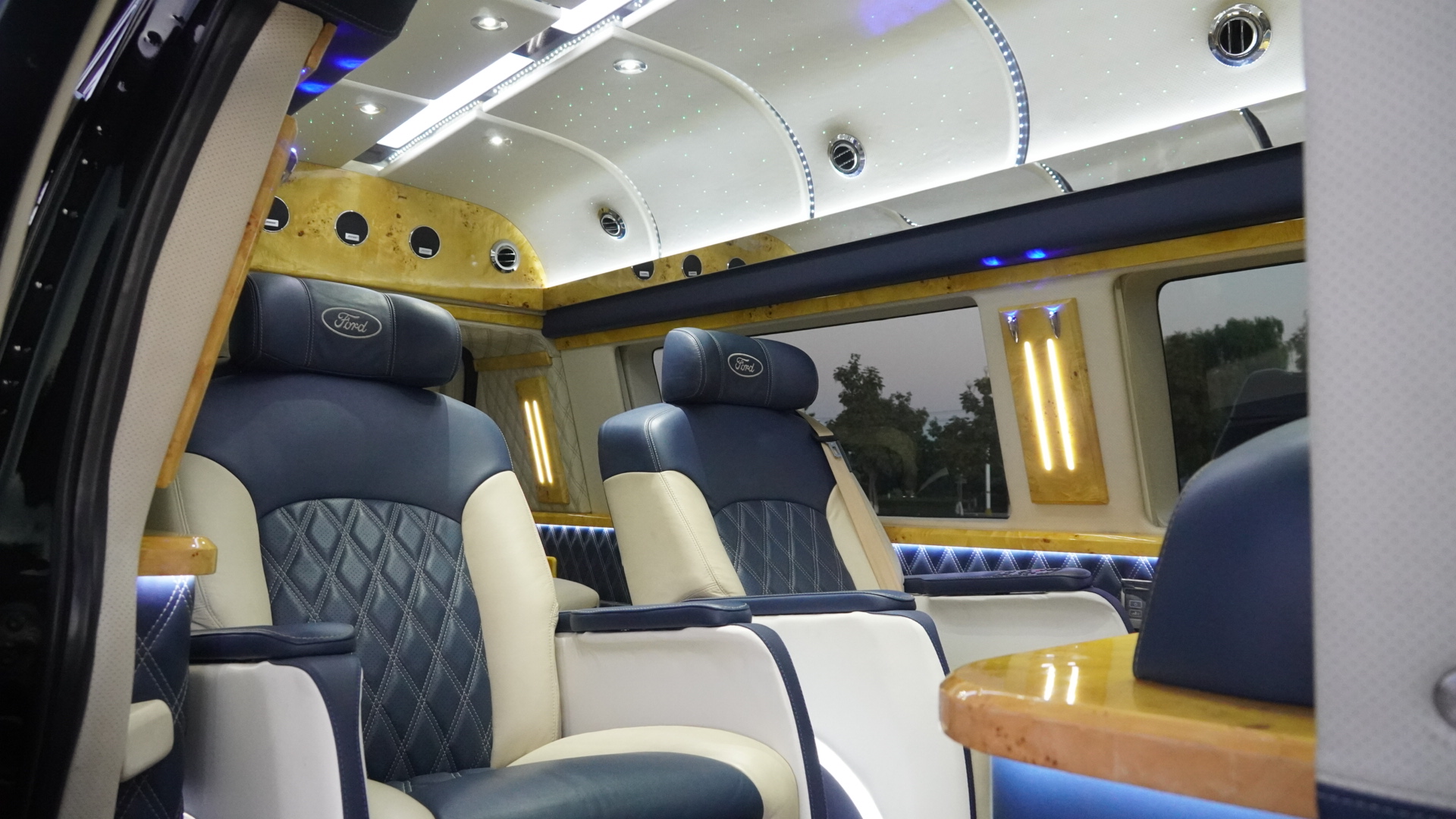 Ford E350 2015 #21 Ford E350 2015 car image #21