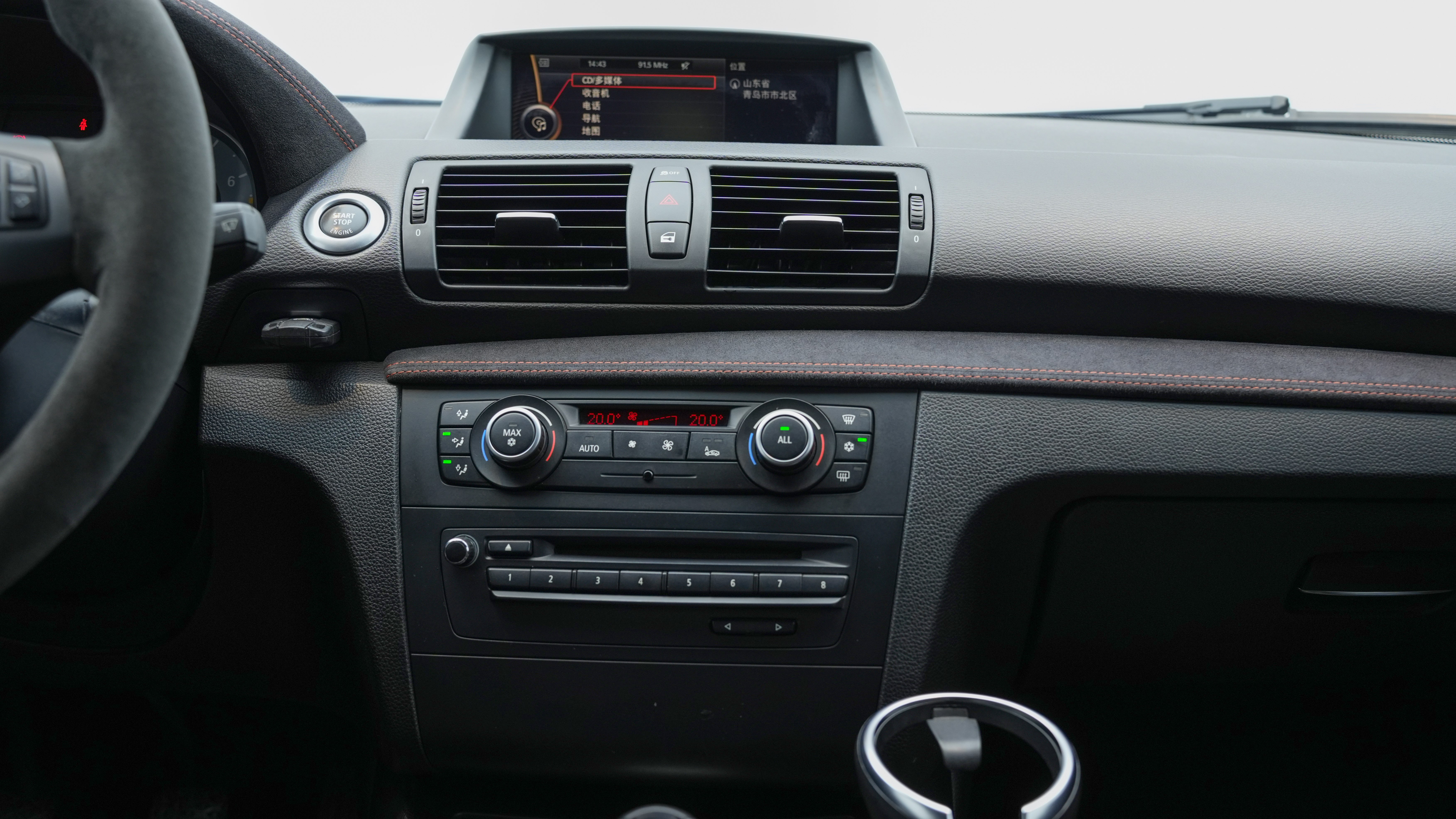 BMW 1 Series M 2012 car image #21