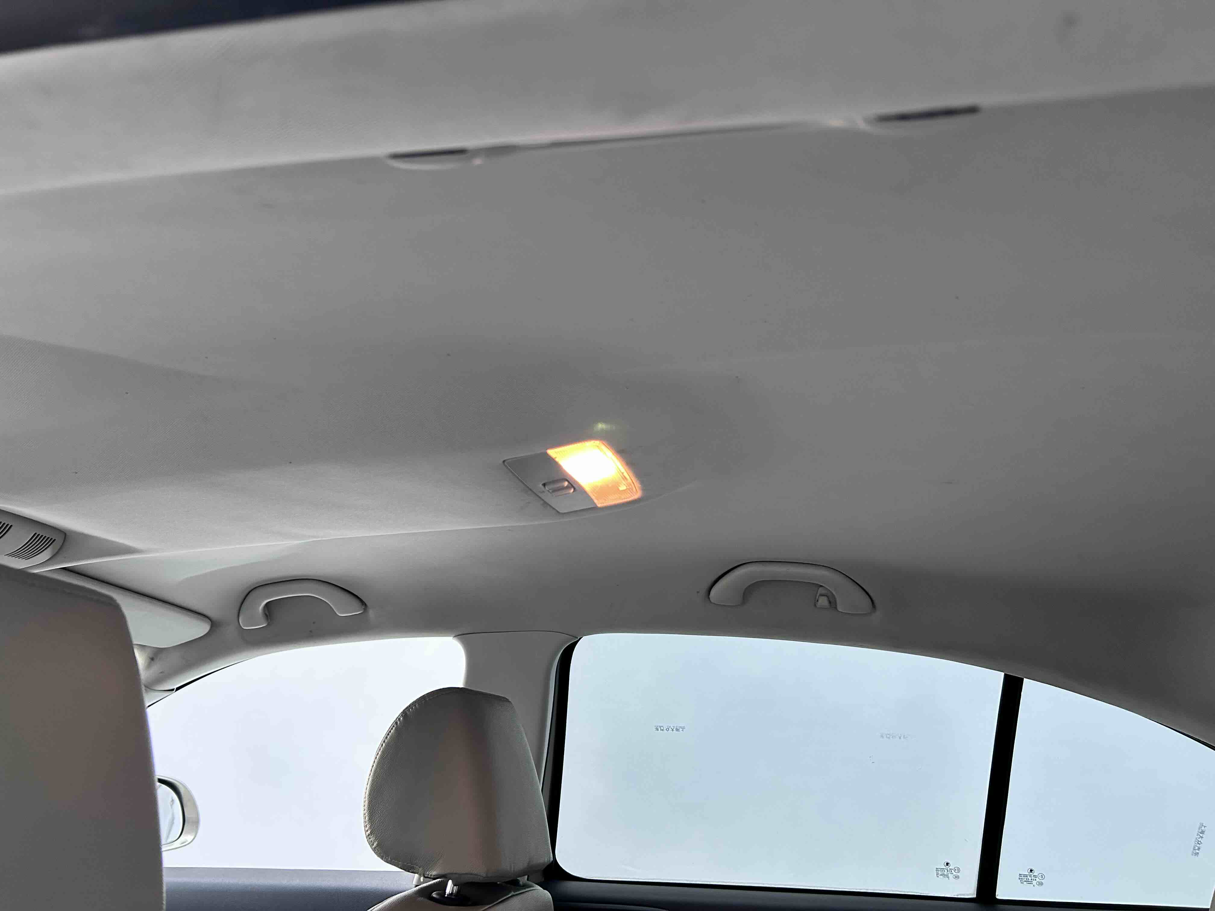 Skoda Octavia 2012 car image #21