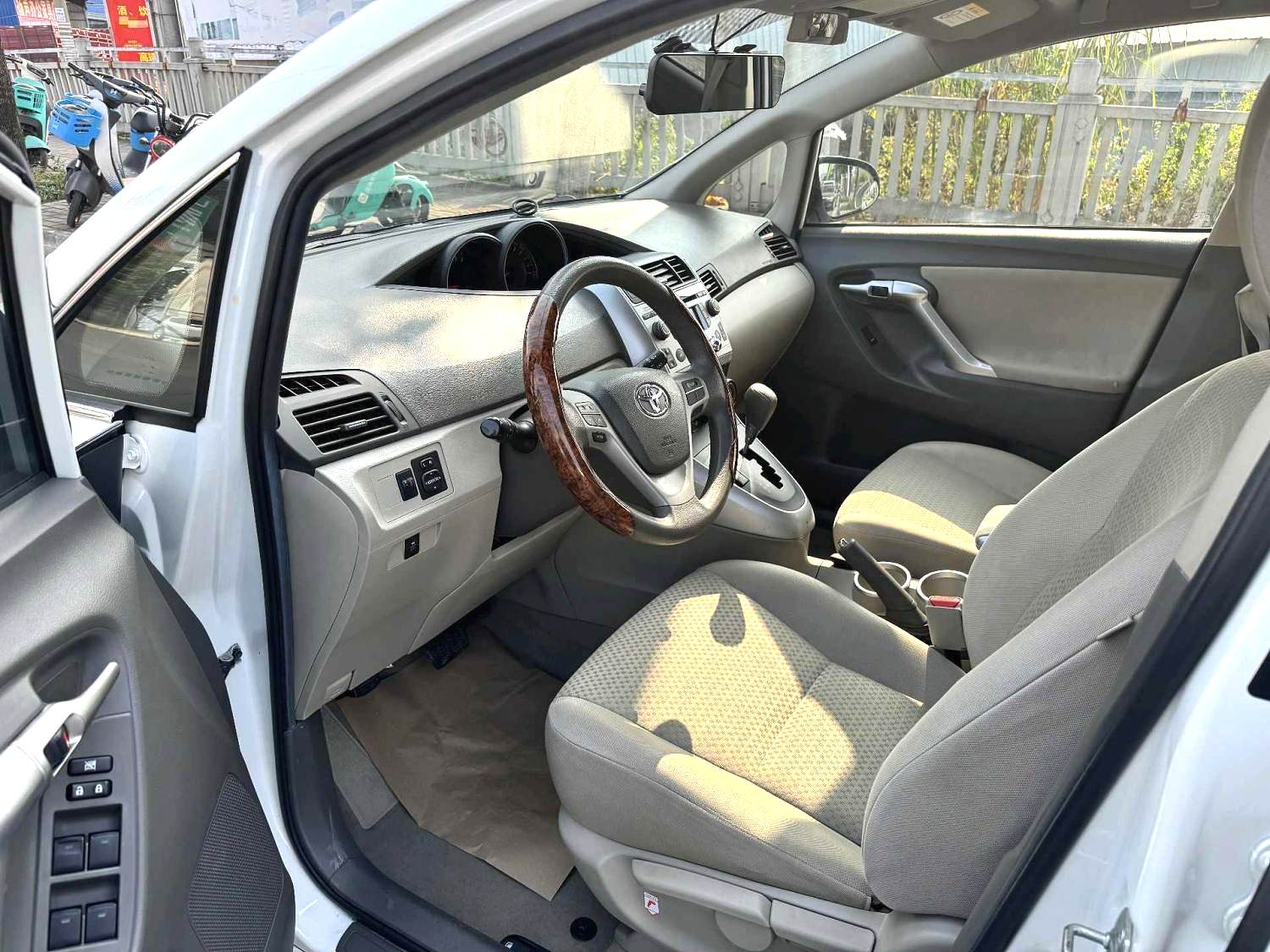 Toyota Verso 2015 immagine di auto #21