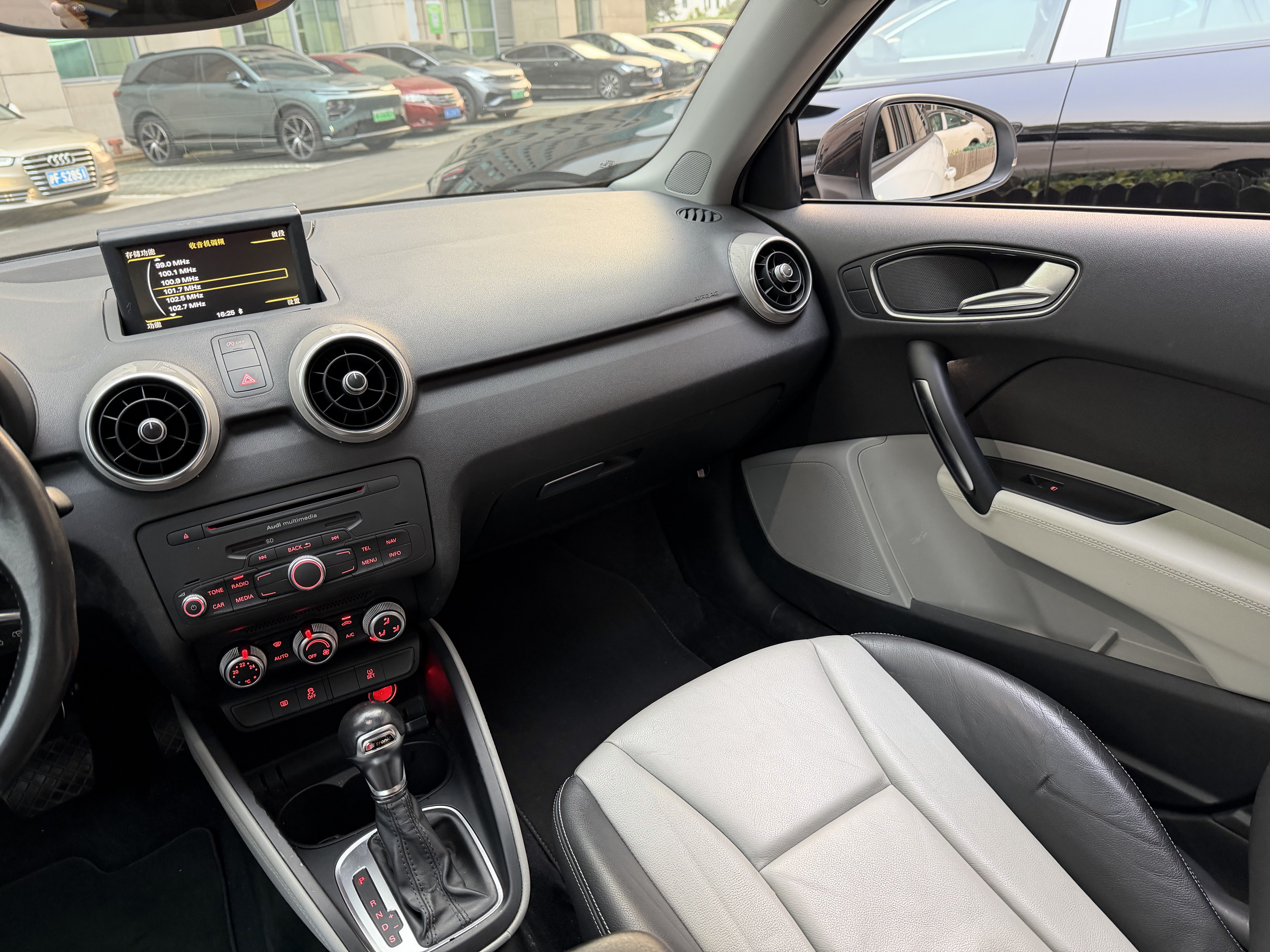 Audi A1 2014 car image #21