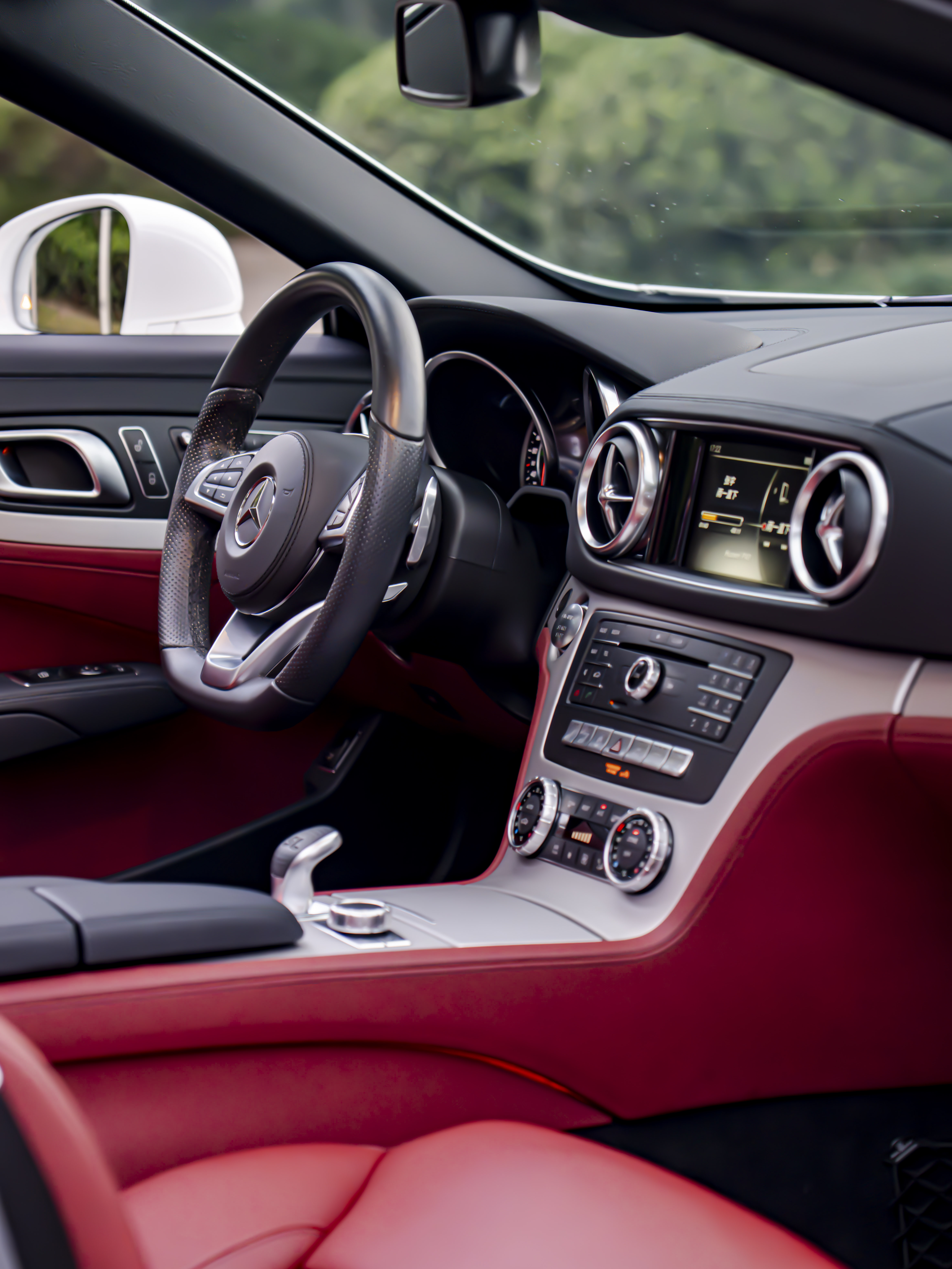 Mercedes-Benz SL Class 2017 car image #21