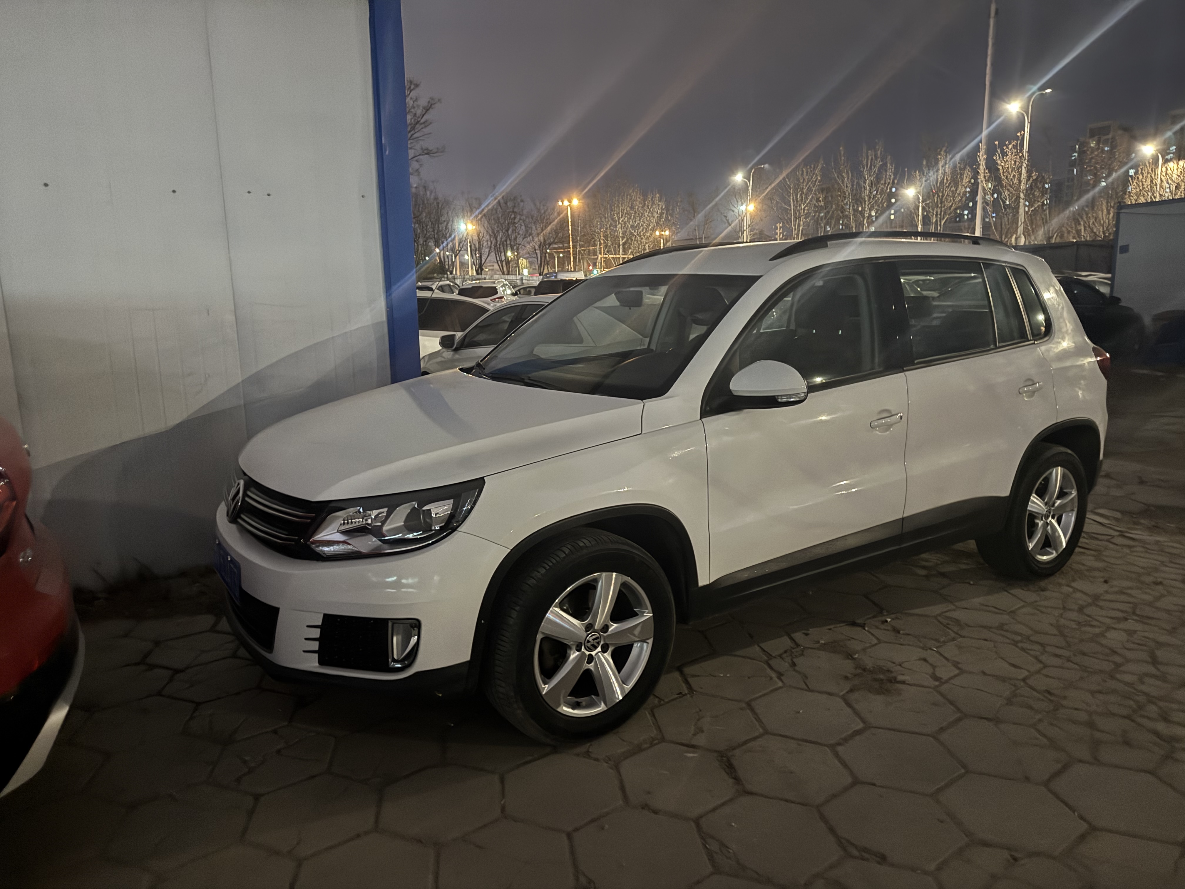 Volkswagen Tiguan 2014 car image #21