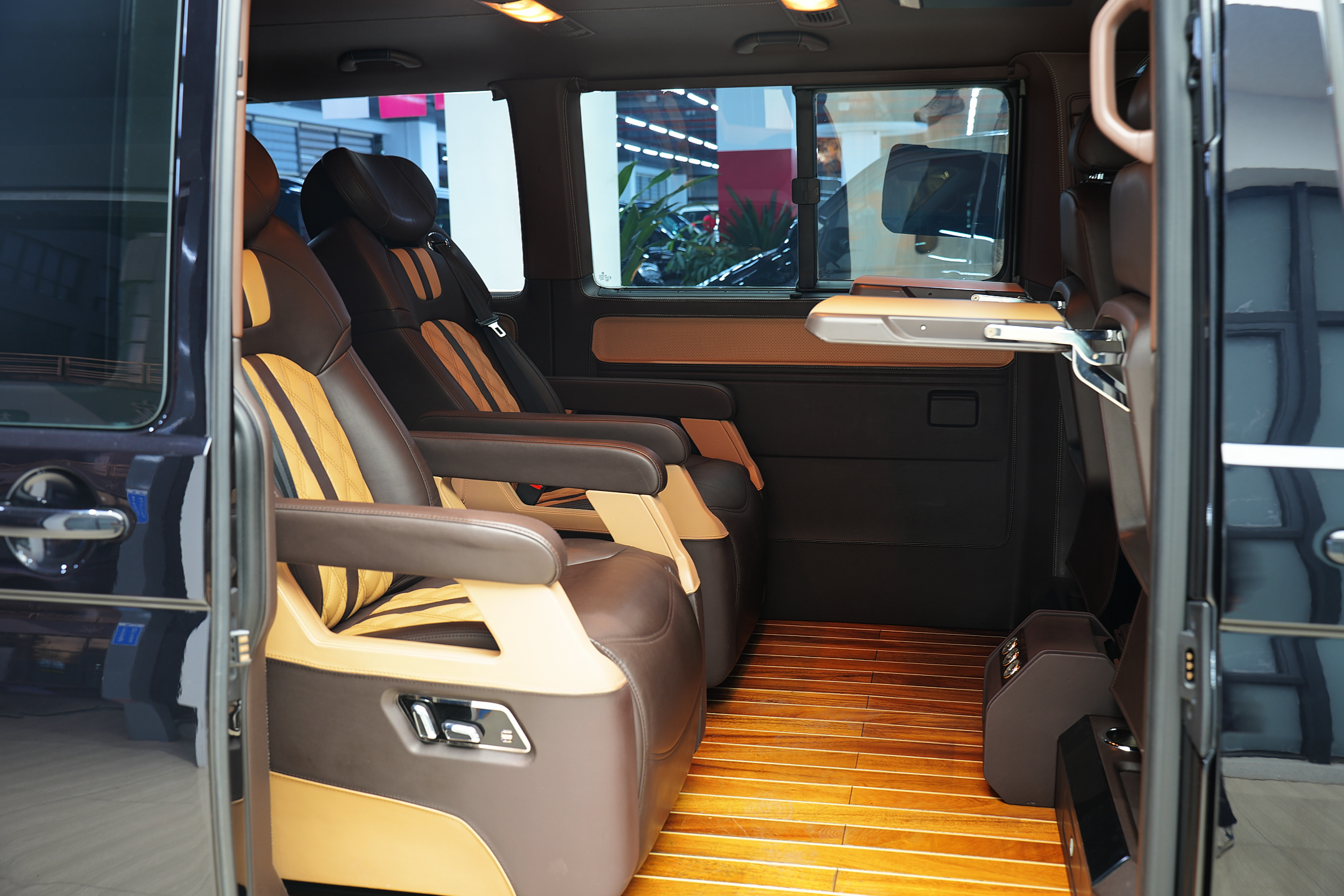 Volkswagen Caravelle 2017 car image #21