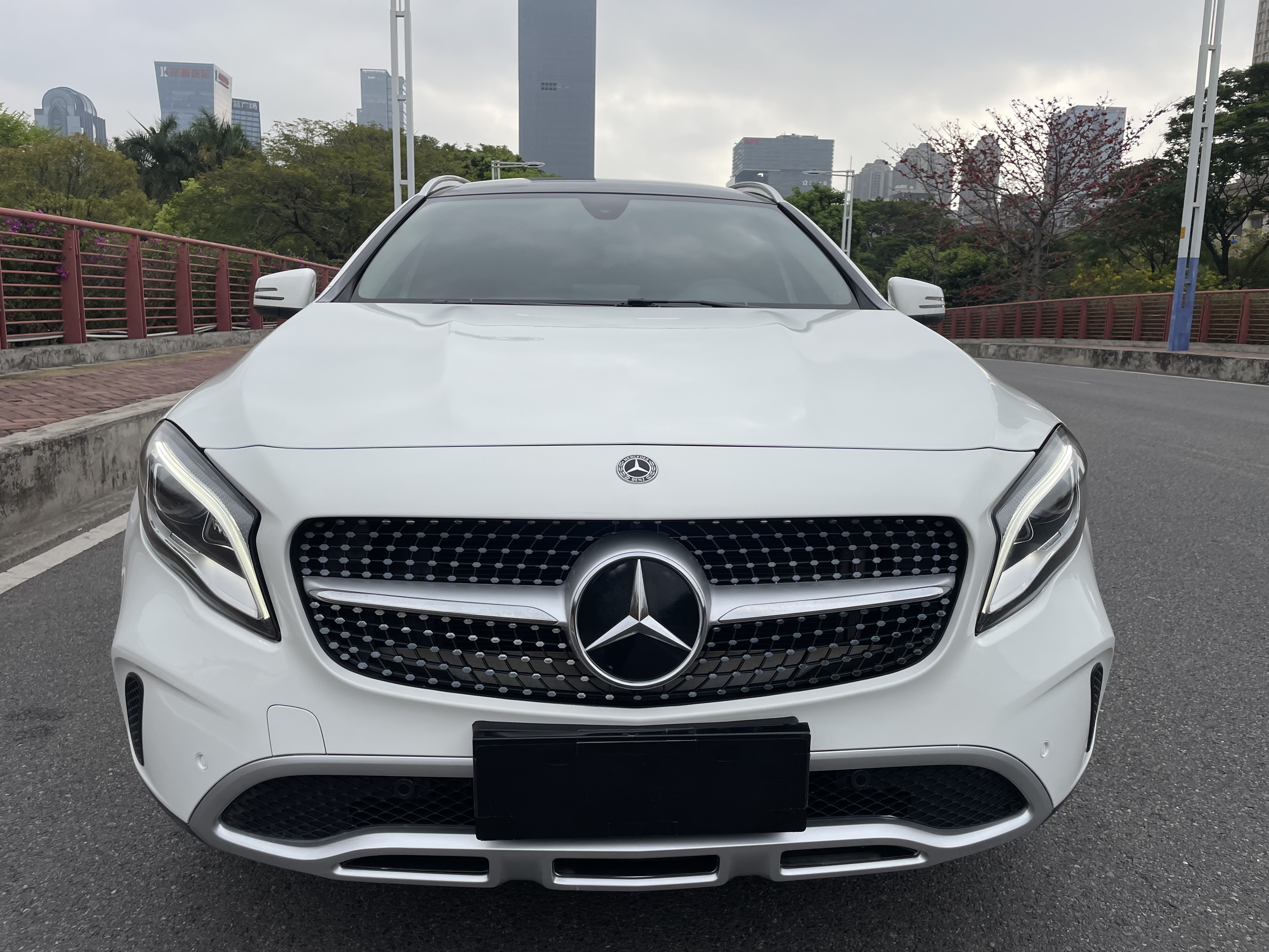 Mercedes-Benz GLA Class 2017 car image #21