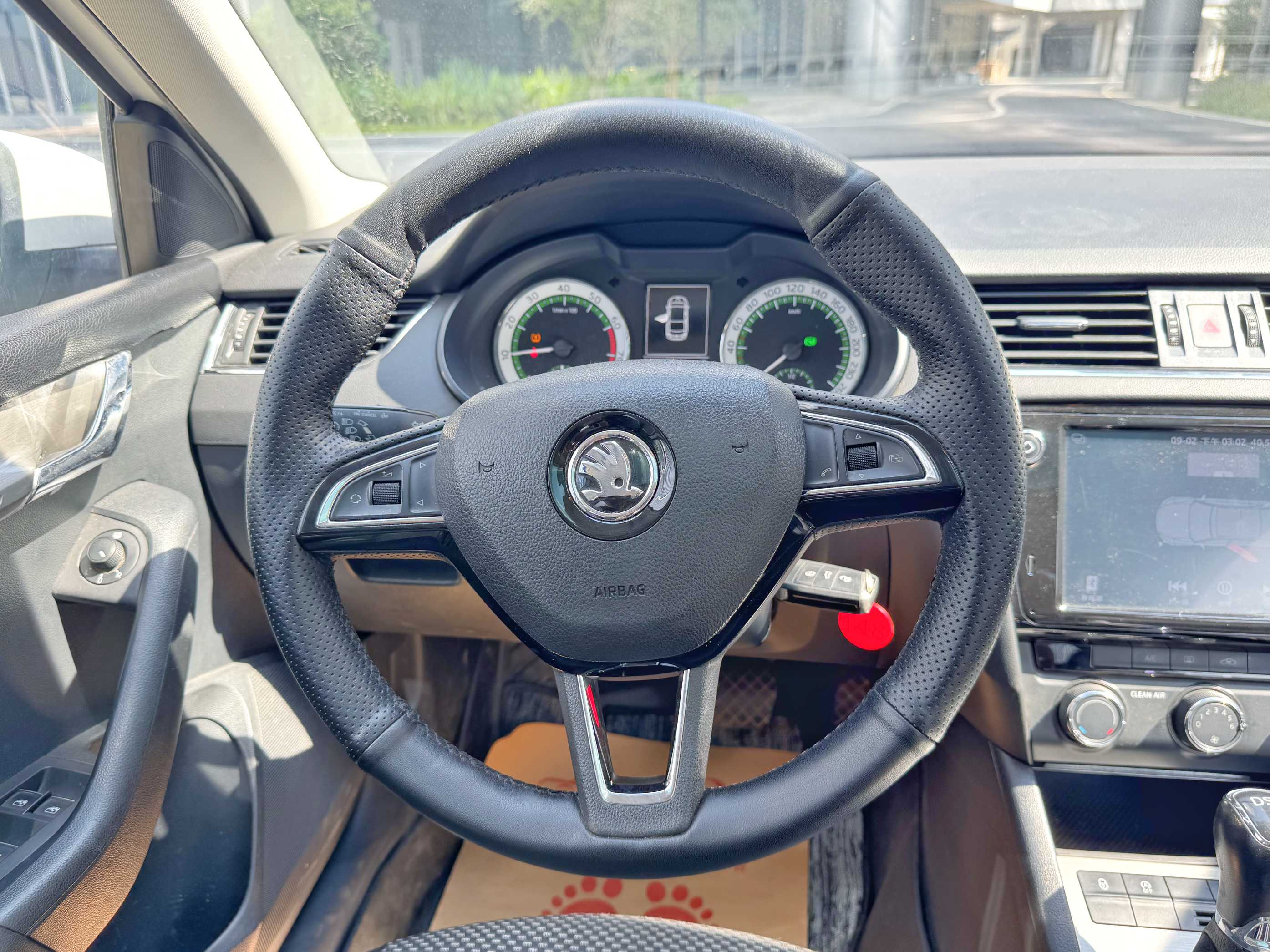 Skoda Octavia 2018 car image #21