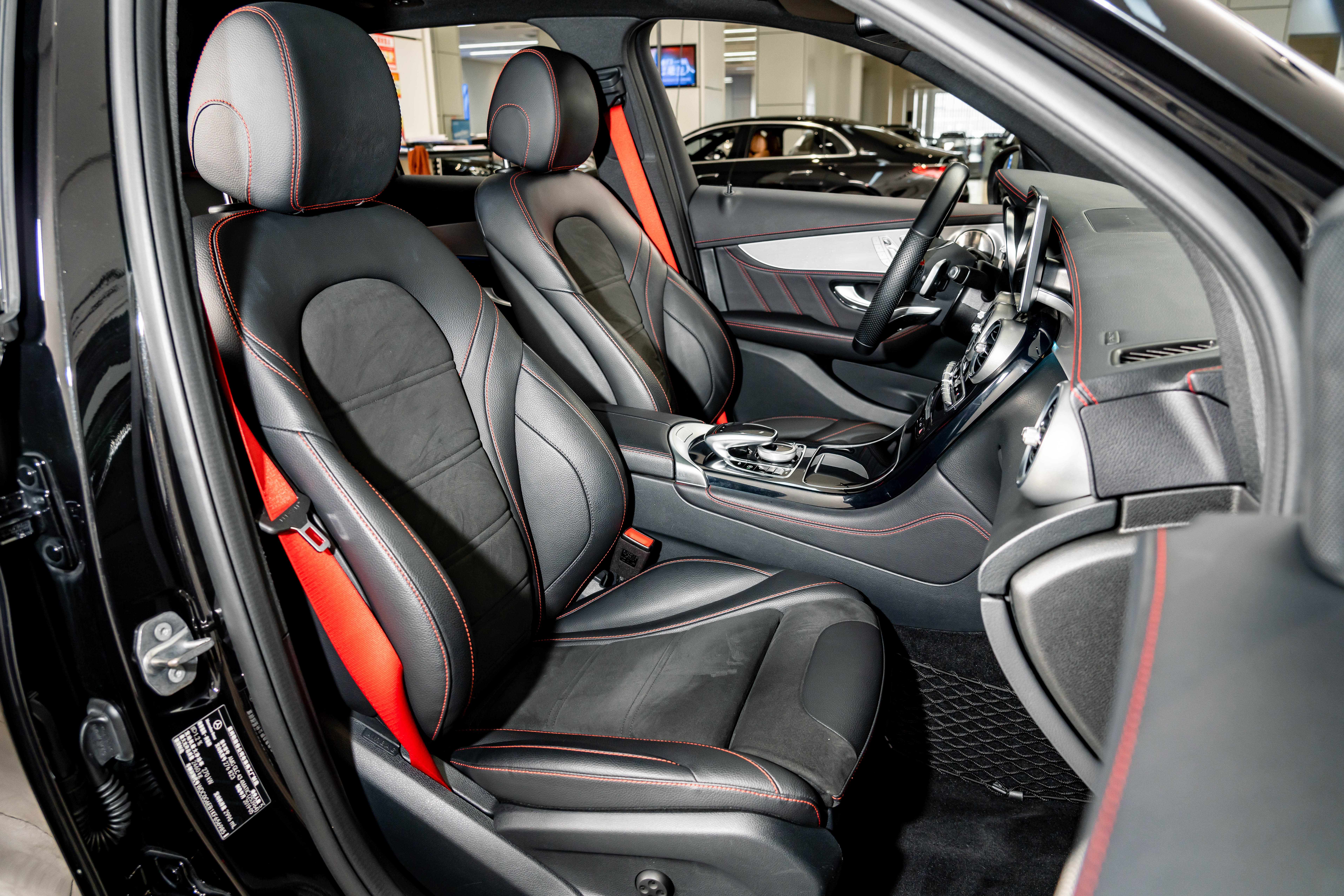 Mercedes-Benz GLC AMG 2019 immagine di auto #21