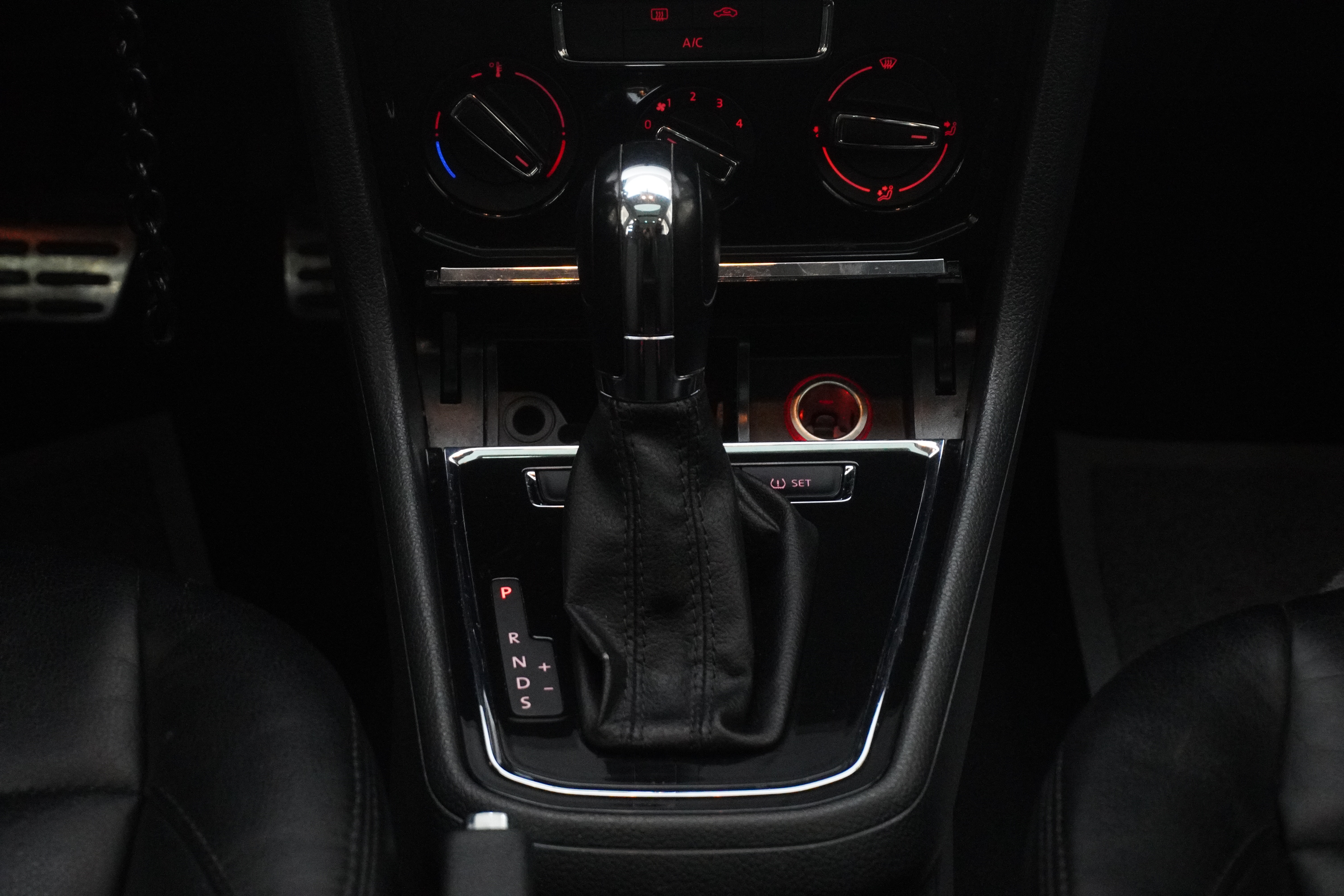 Volkswagen C-Trek 2018 immagine di auto #21