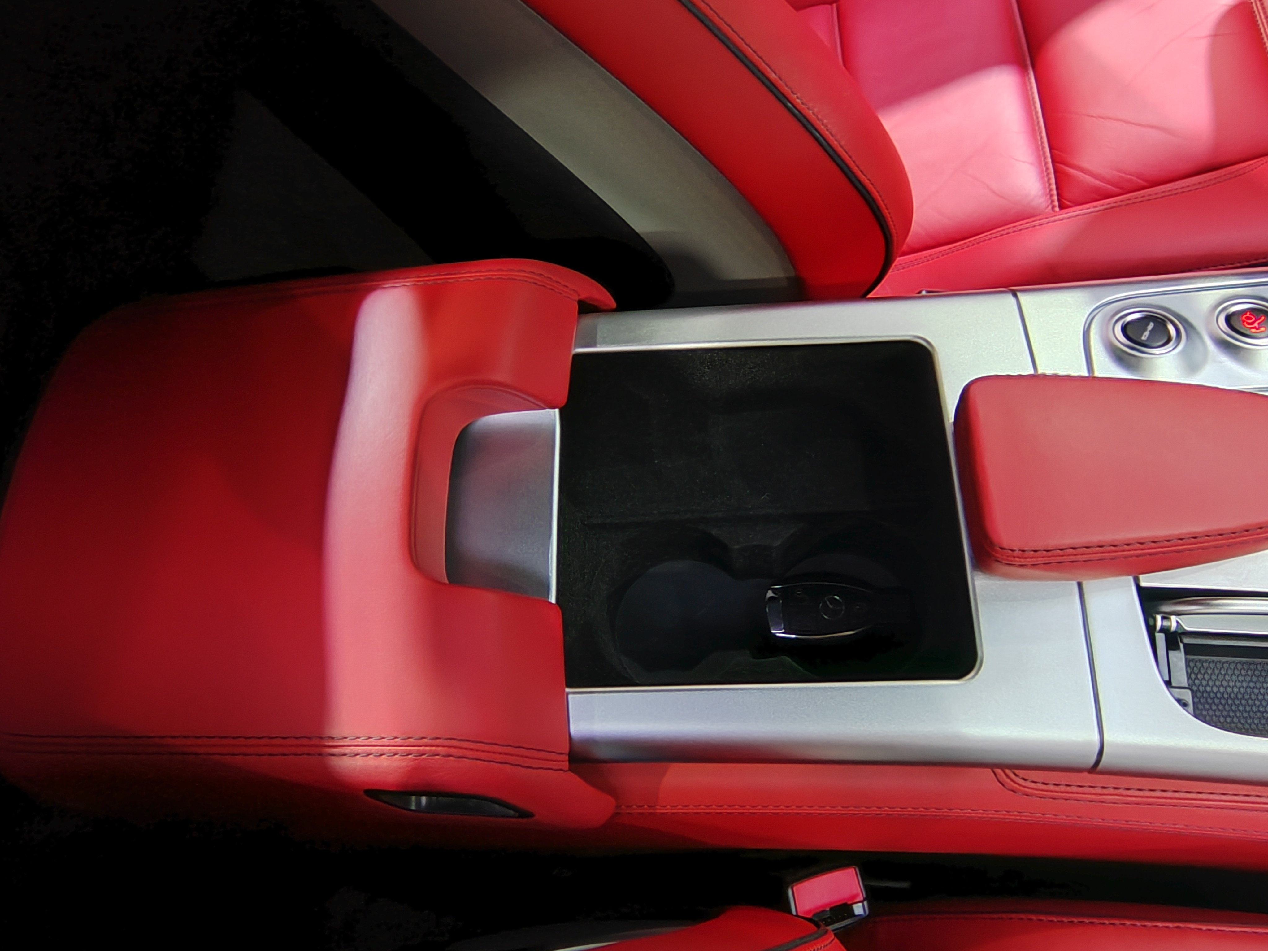 Mercedes-Benz SLS AMG 2012 изображение автомобиля #21