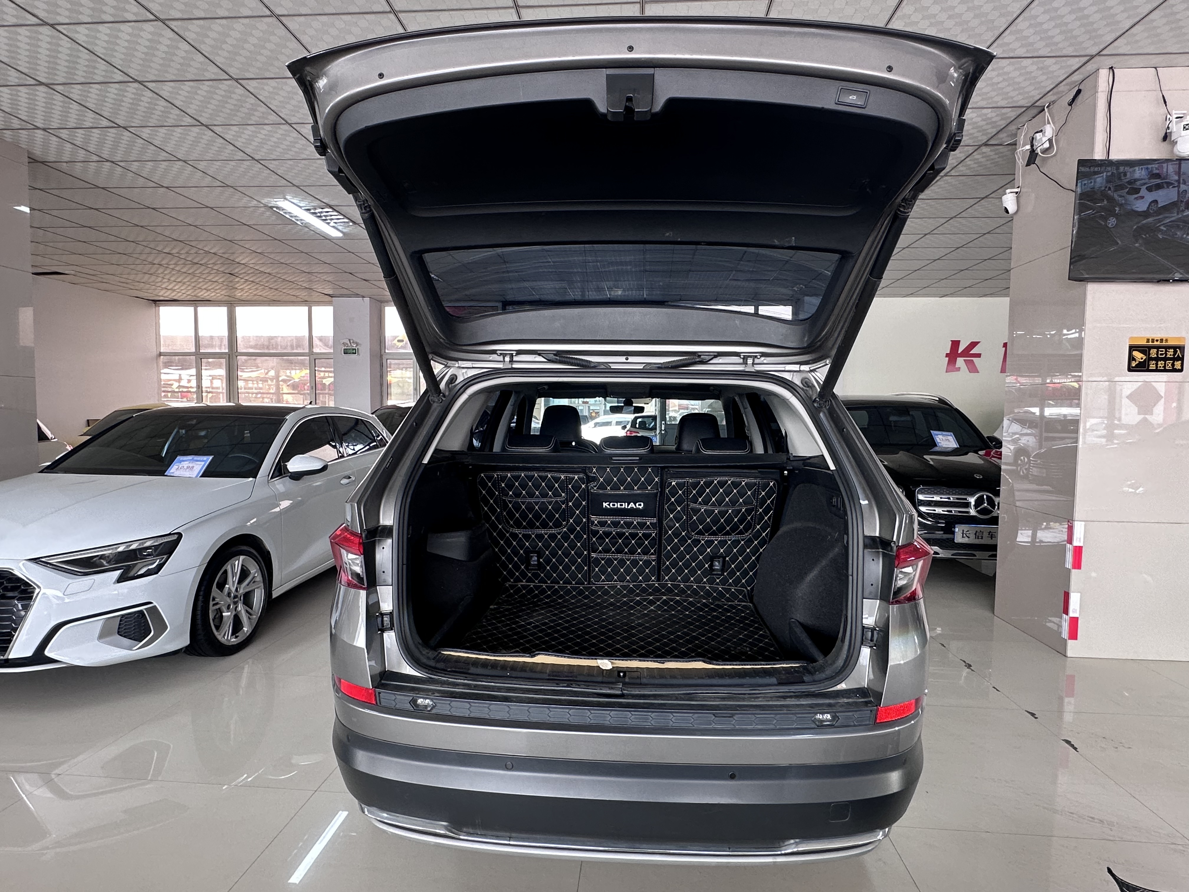 Skoda Kodiaq 2018 immagine di auto #21