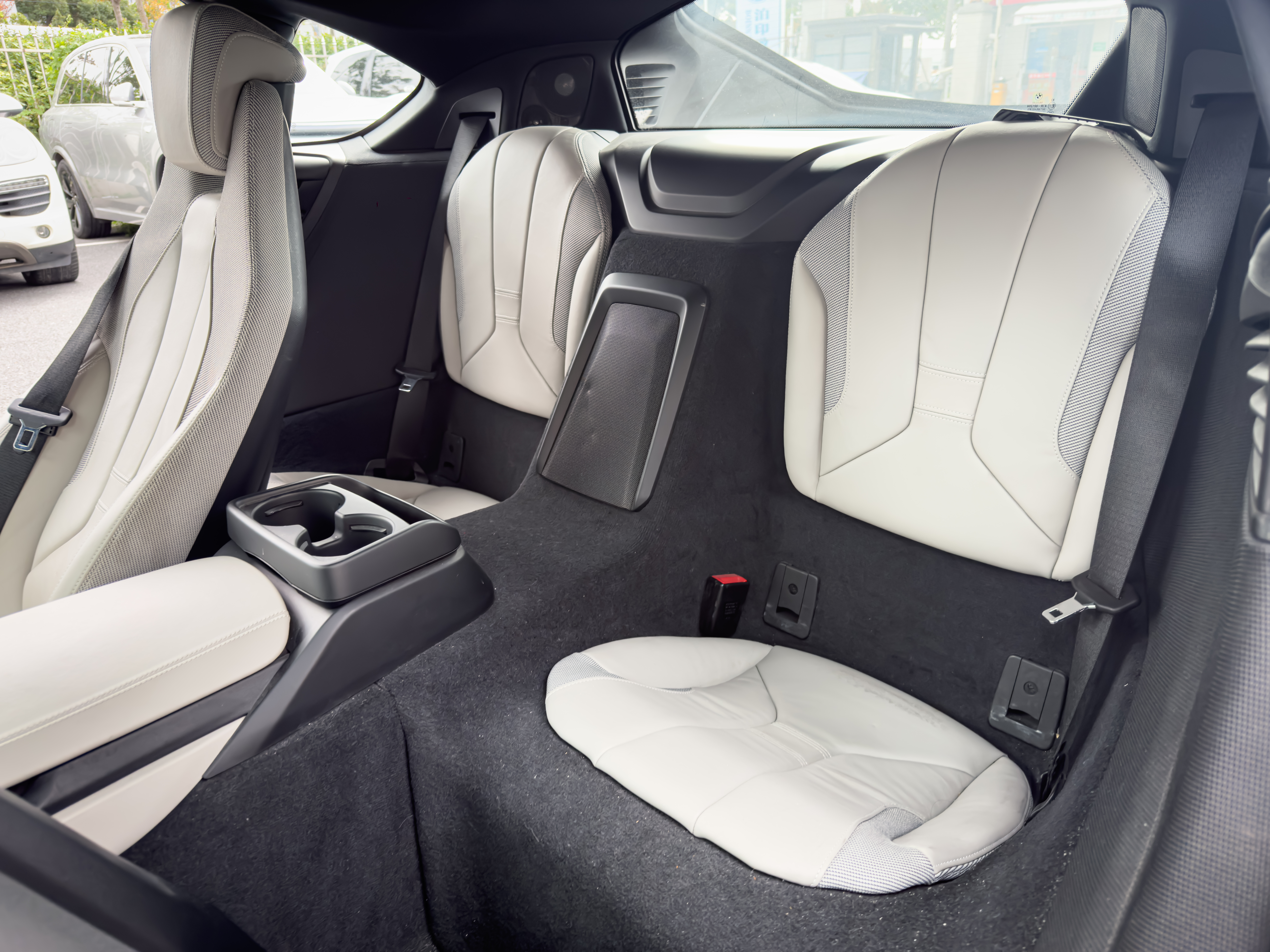 BMW i8 2015 car image #21