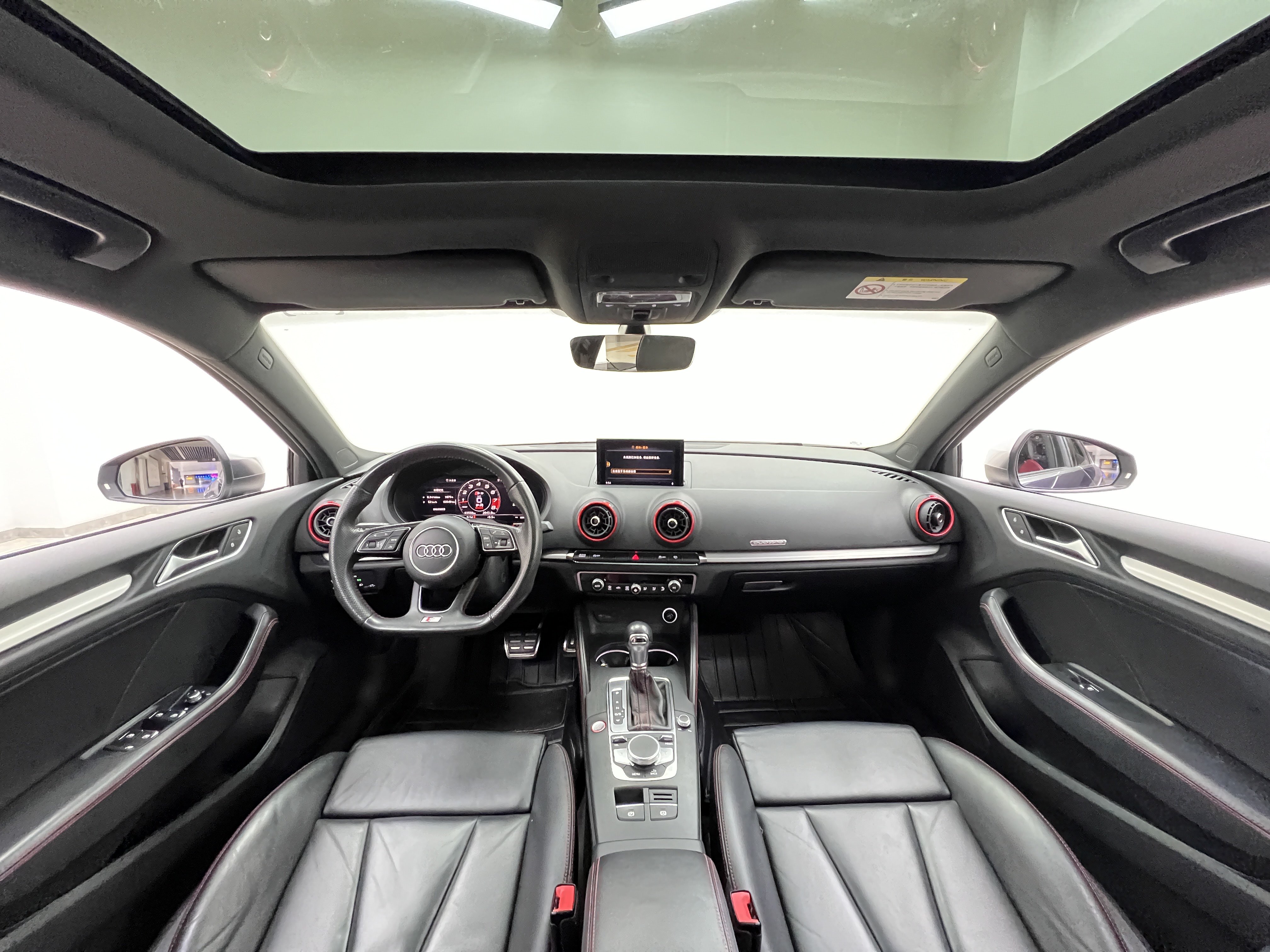 Audi S3 2019 car image #21