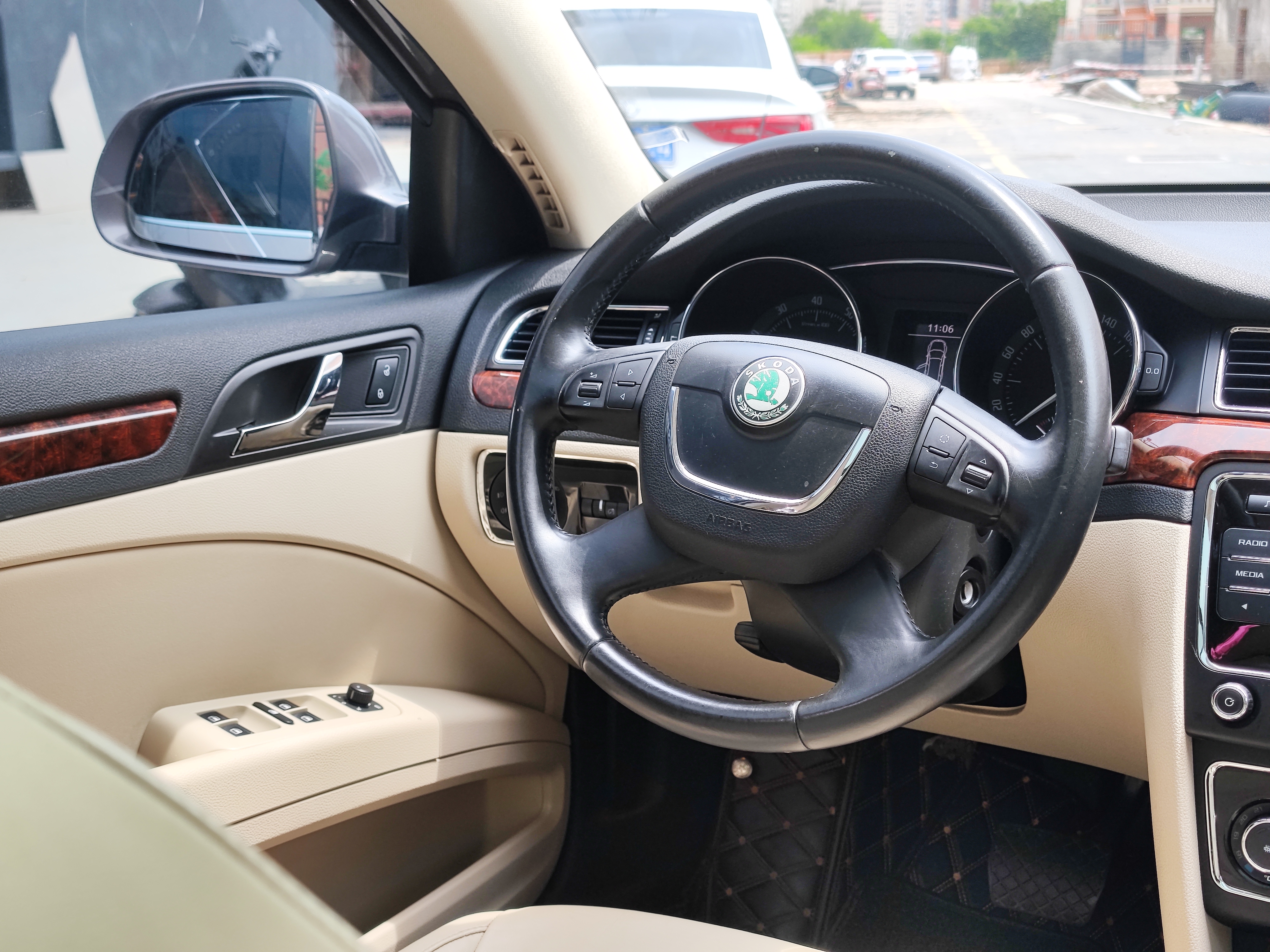 斯柯达 速尊 2014 汽车图片 #21