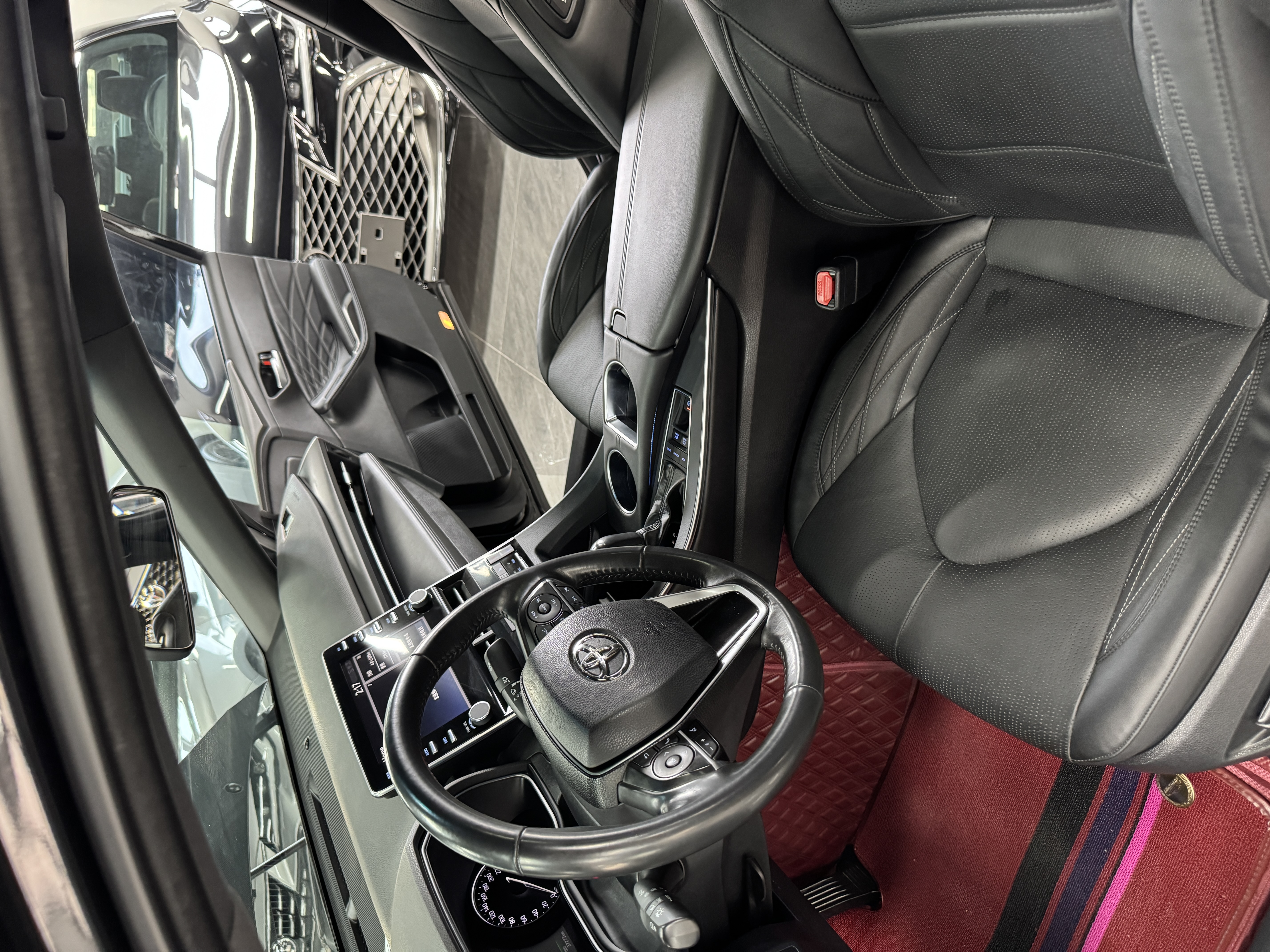 Toyota Avalon 2019 car image #21