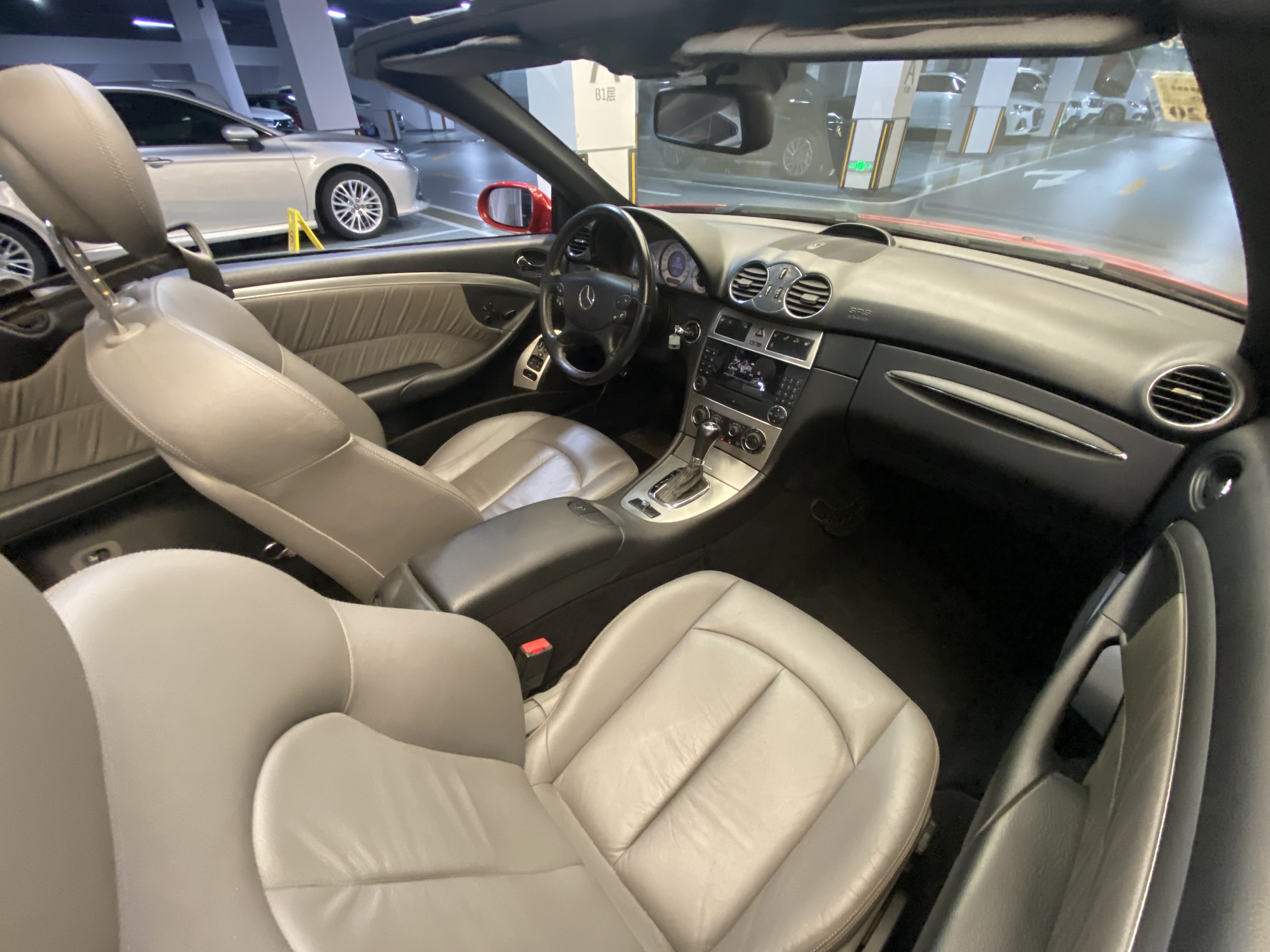 Mercedes-Benz CLK Class 2009 immagine di auto #21