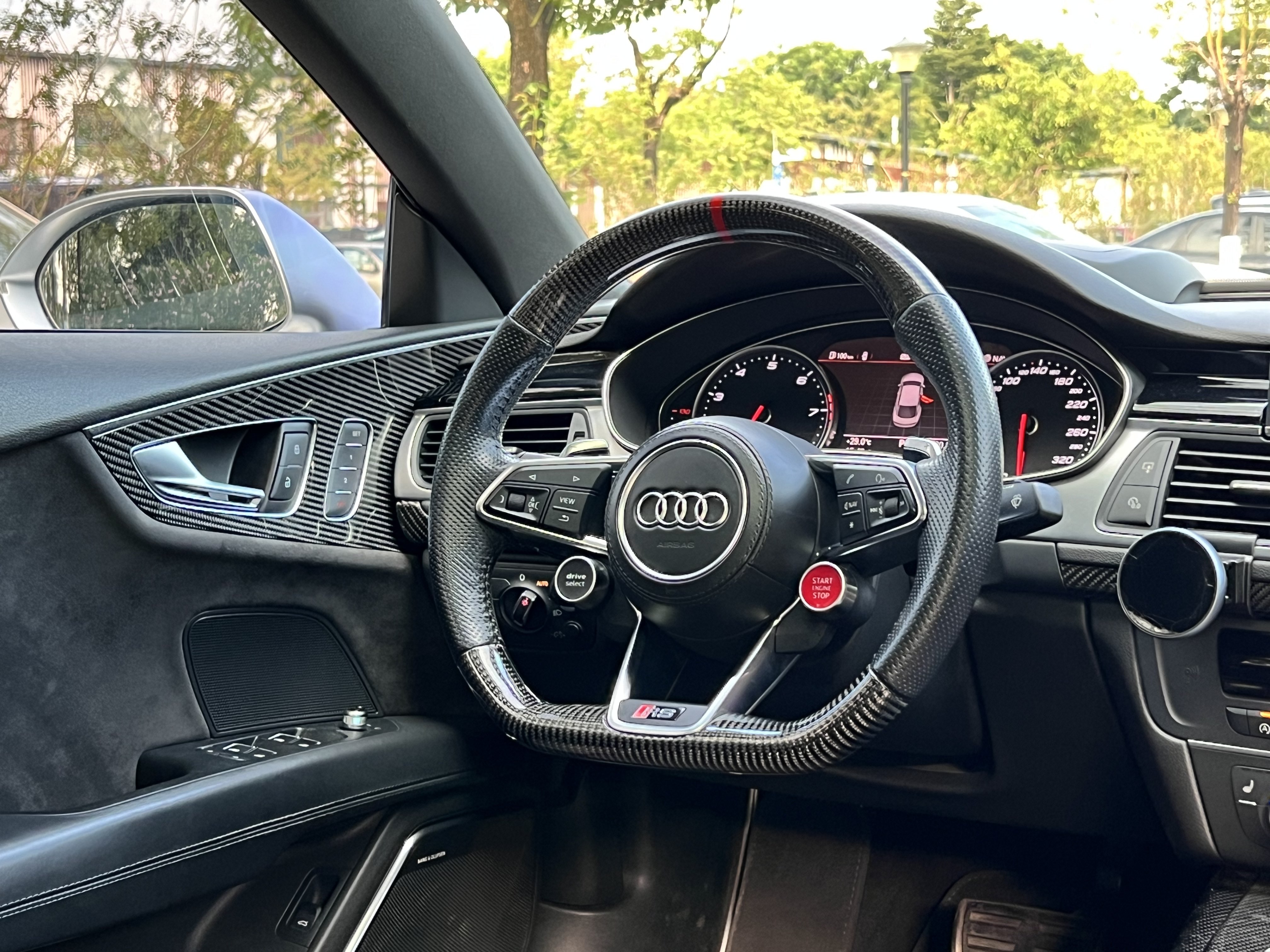 Audi RS 7 2015 car image #21