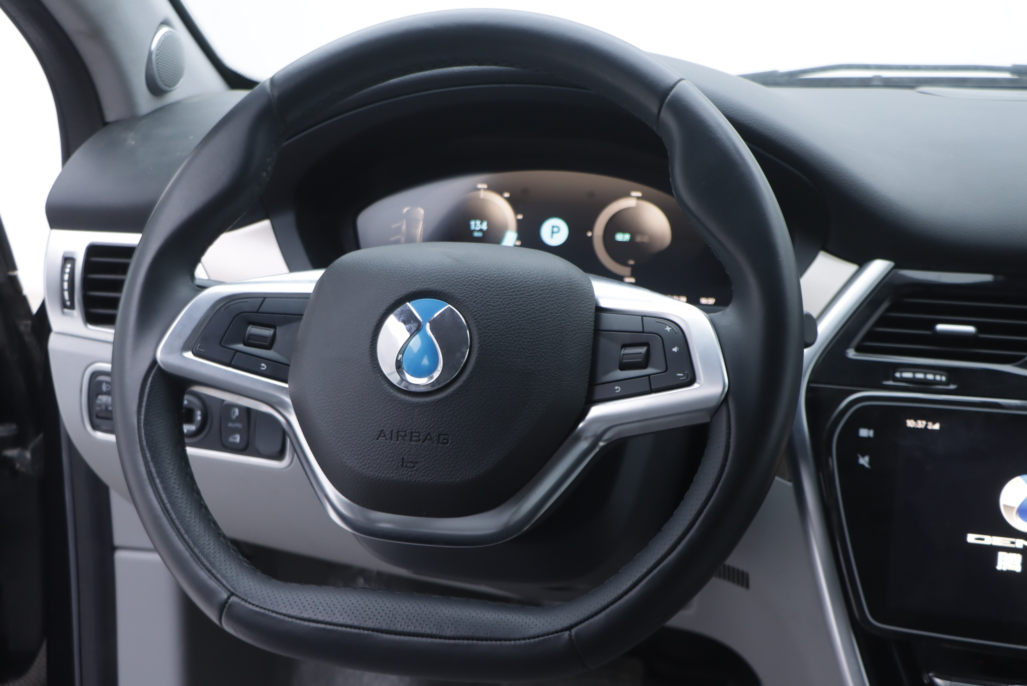 Denza 2019 car image #21