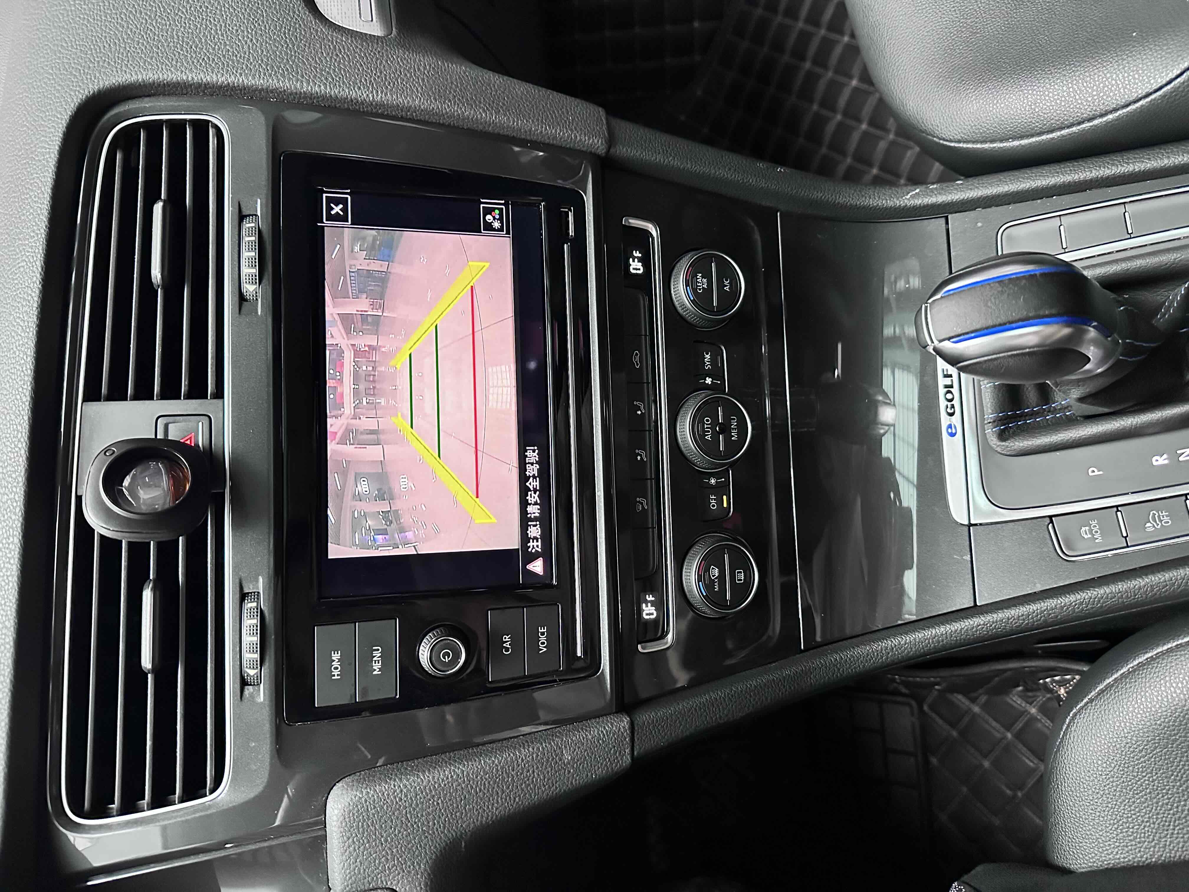 Volkswagen Golf Pure Electric 2021 car image #21