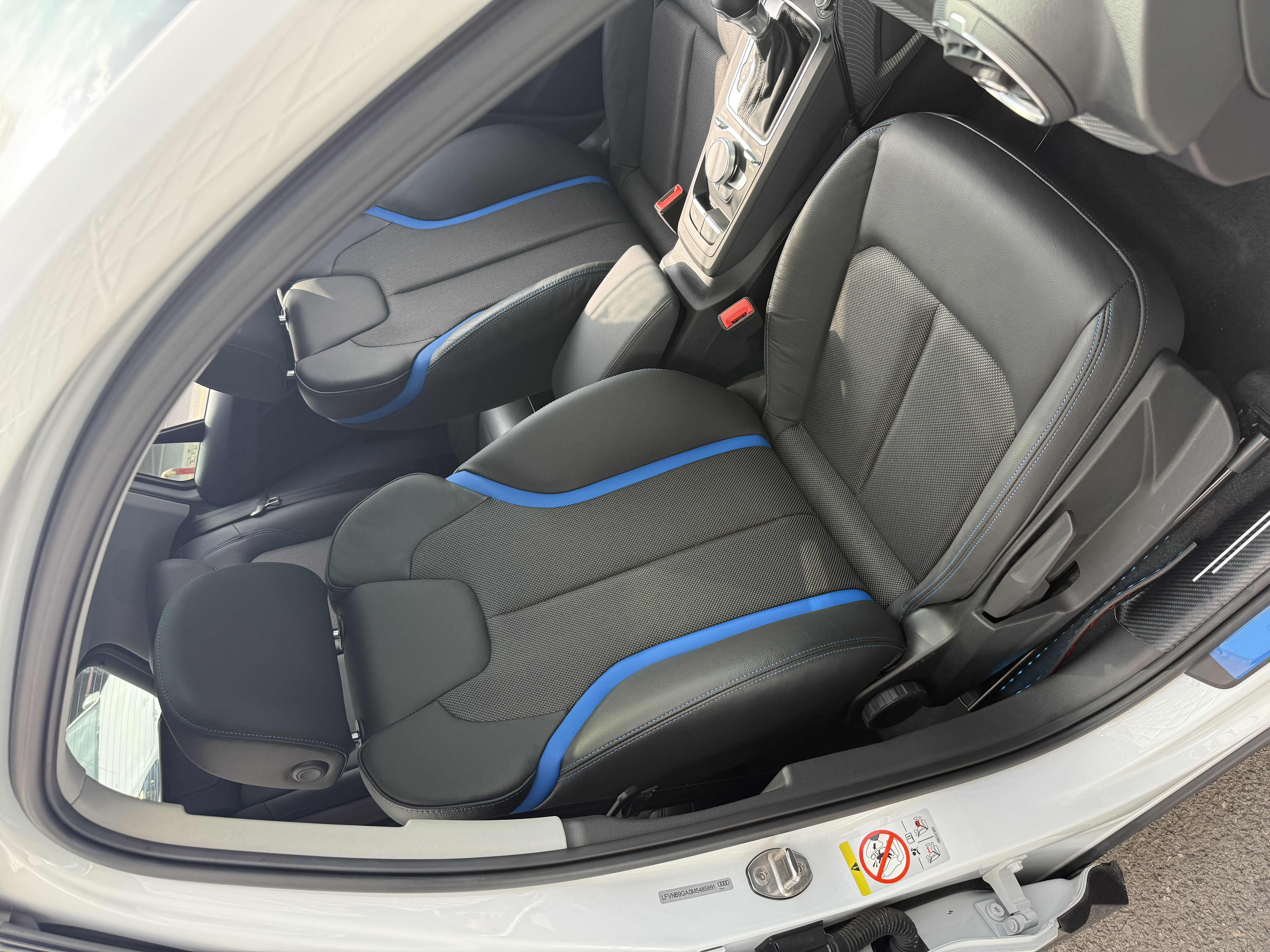 Q2L e-tron 2021 car image #21