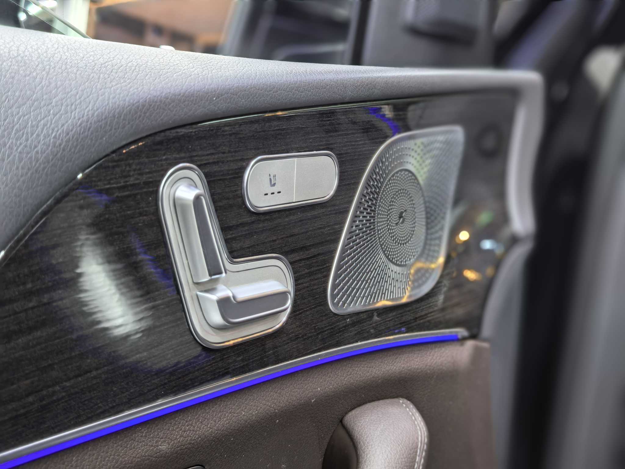 Mercedes-Benz GLE Class 2020 car image #21