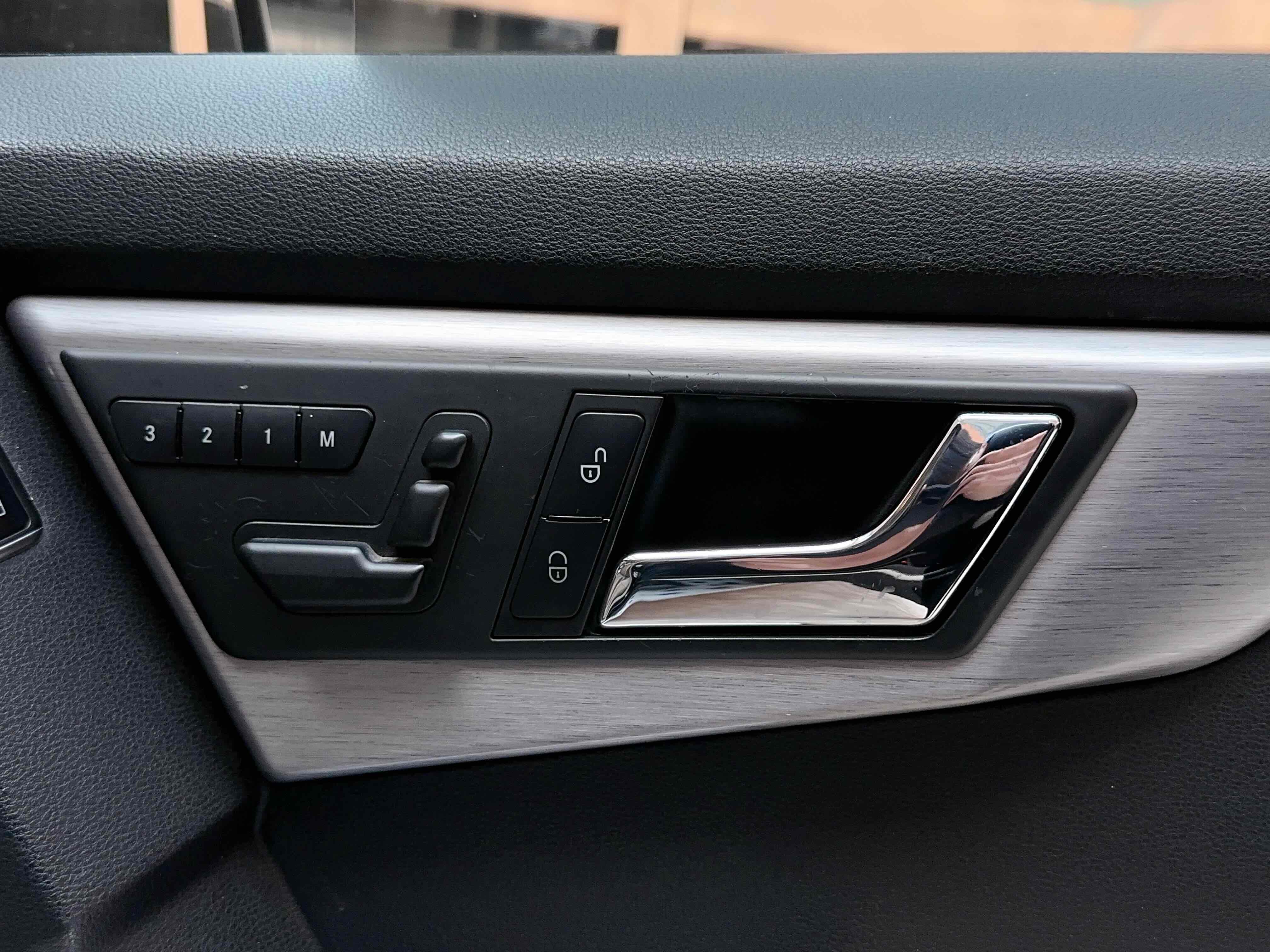 Mercedes-Benz GLK Class (Imported) 2011 #21 Mercedes-Benz GLK Class (Imported) 2011 car image #21